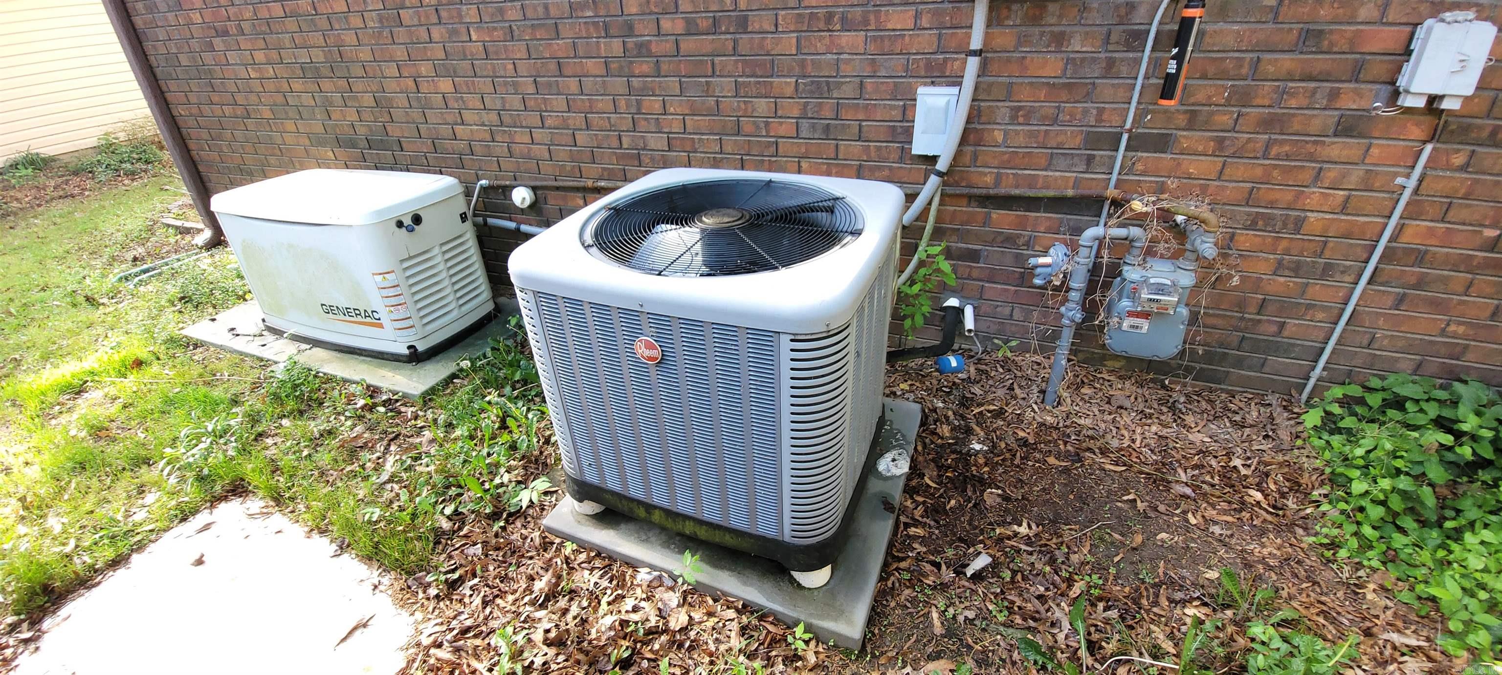 COLONIAL ACRES - Residential