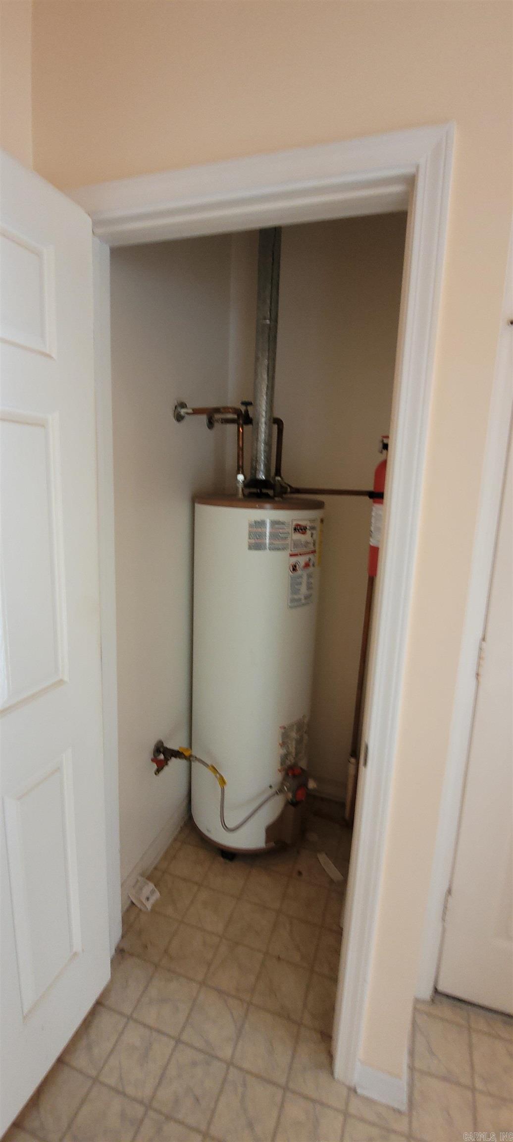 COLONIAL ACRES - Residential