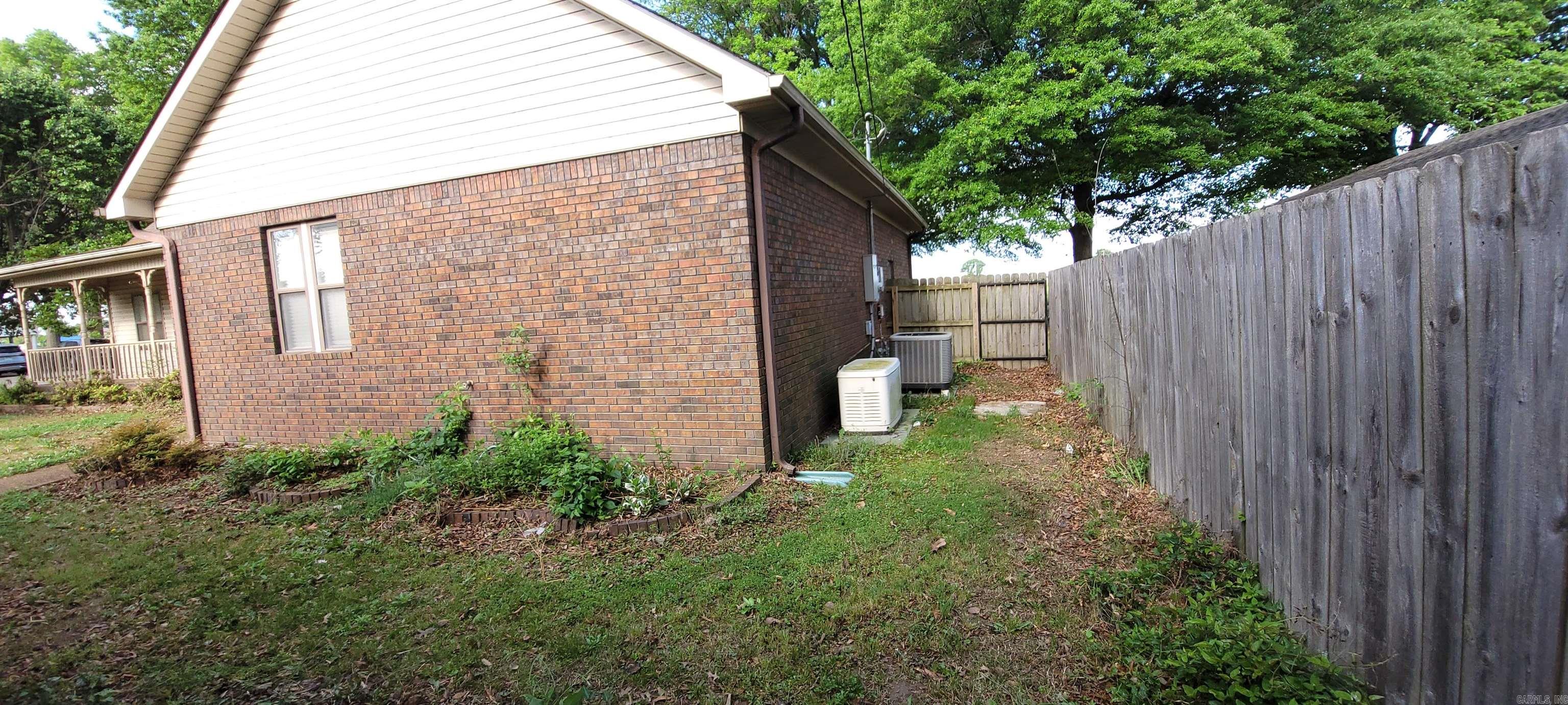 COLONIAL ACRES - Residential