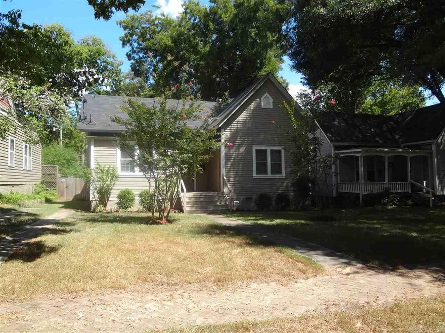 Totally updated. Granite, tile master bedroom and bath with whirlpool and separate shower. High ceilings. Tons of charm. Roof replaces last year. 2 Blocks off main. Close to 630. Central City improvement district. Approx 12 Ft ceiling. Sq Ft from Assessor. Feel free to measure.