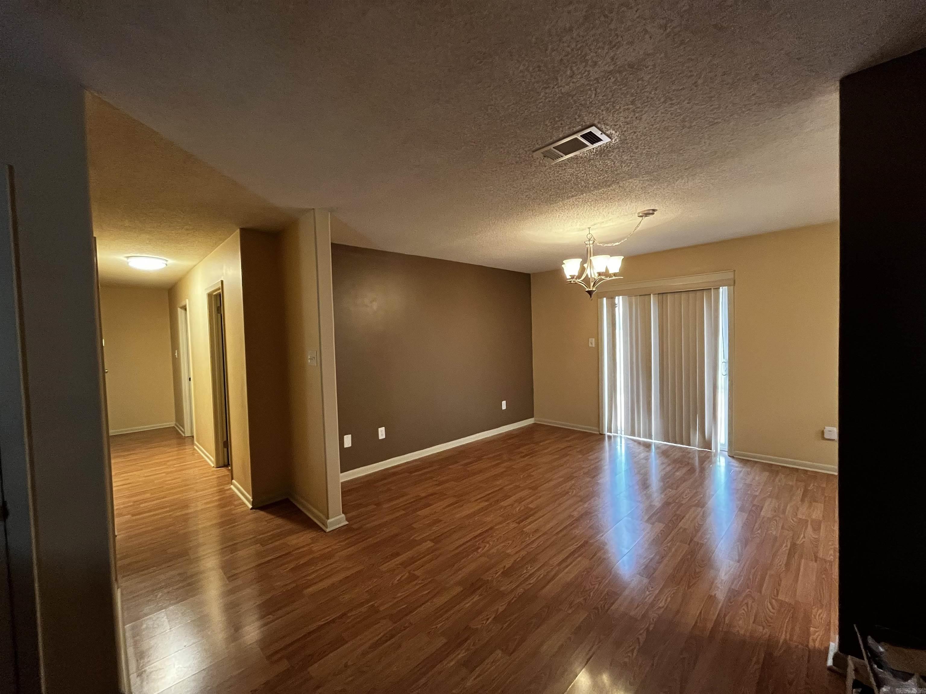 PEBBLE LAKE - Residential