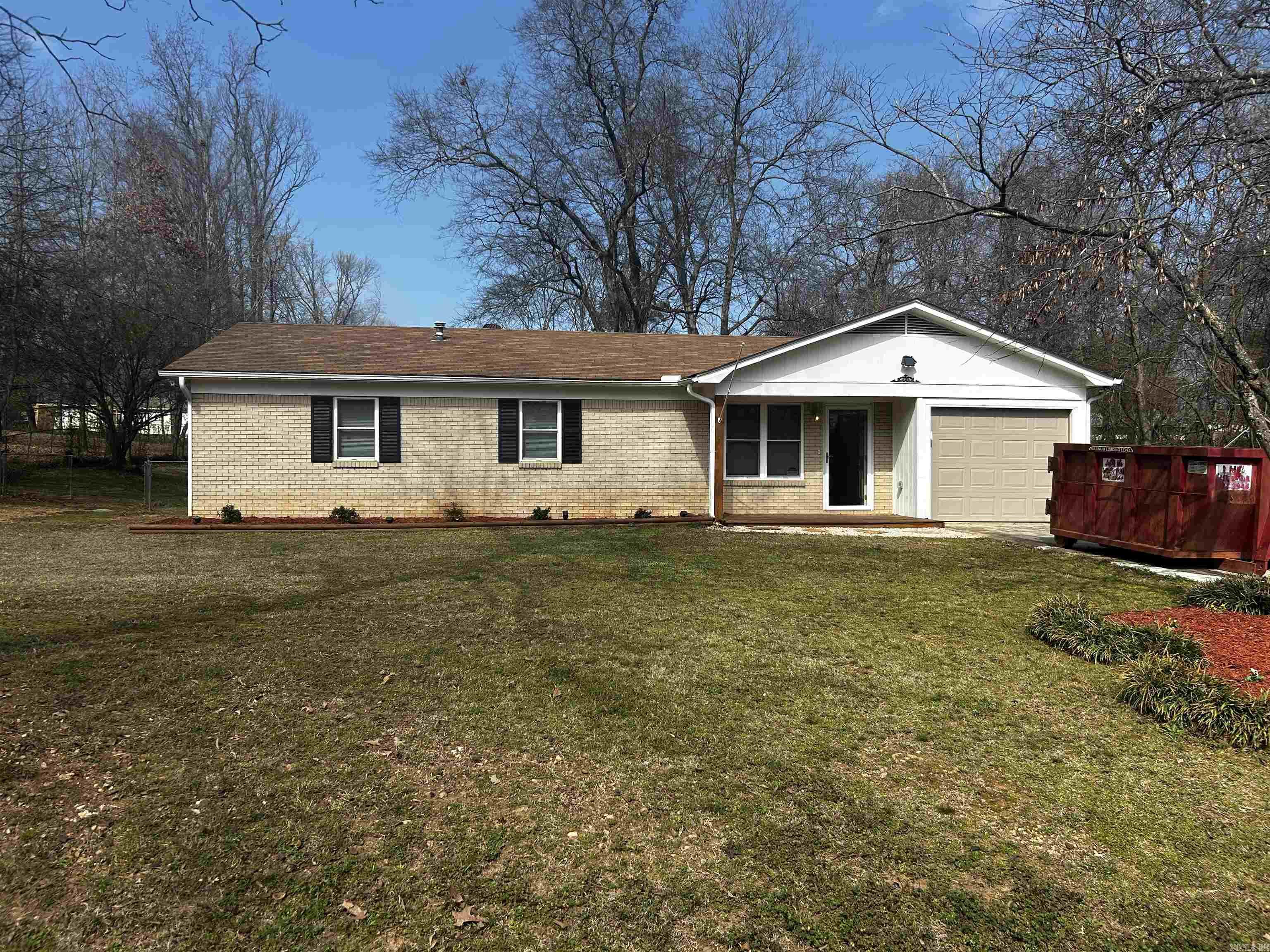 PEBBLE LAKE - Residential
