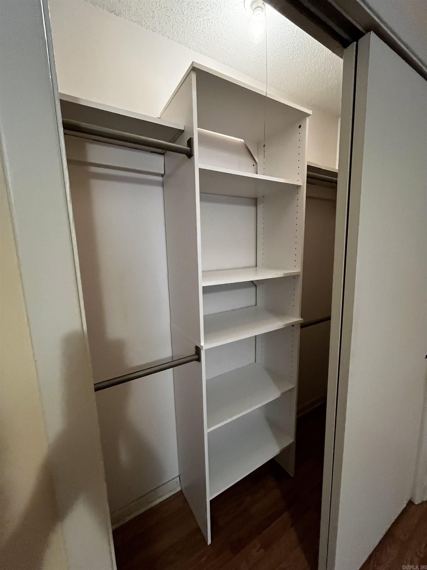 PEBBLE LAKE - Residential