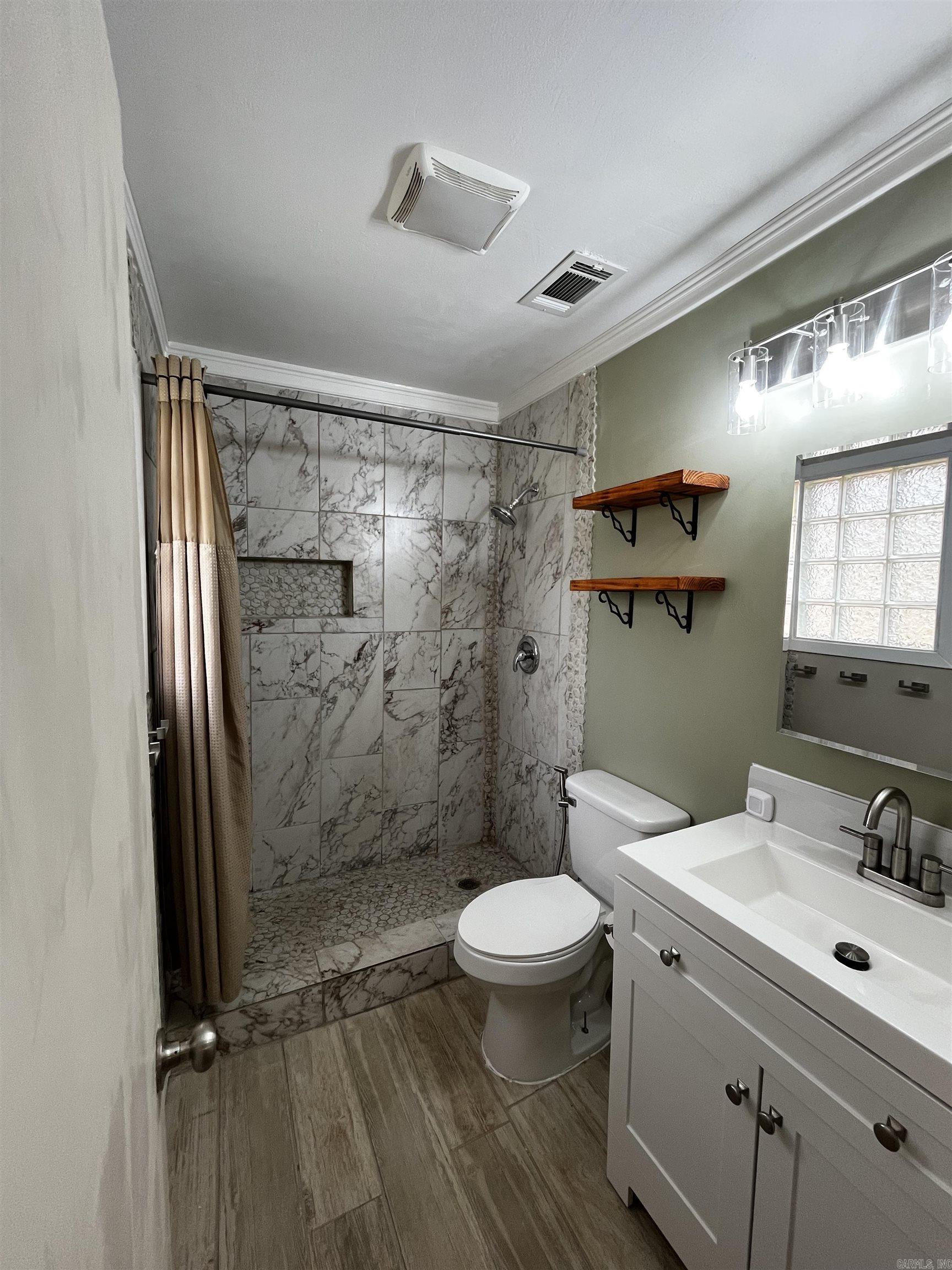 PEBBLE LAKE - Residential