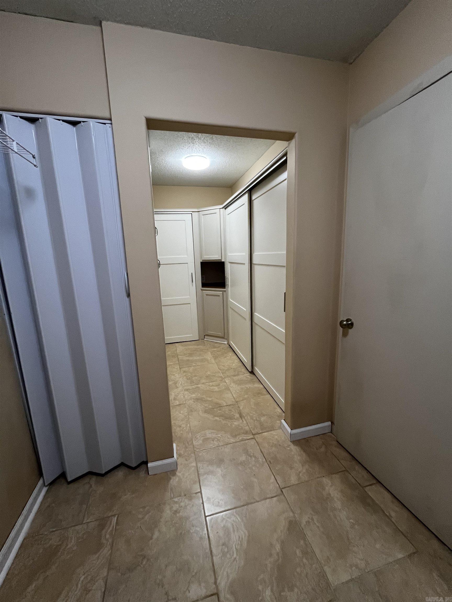 PEBBLE LAKE - Residential