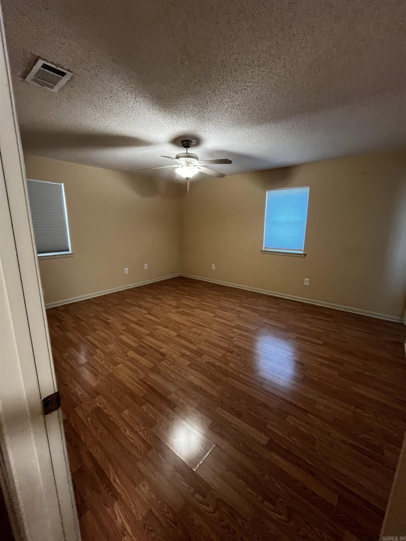 PEBBLE LAKE - Residential