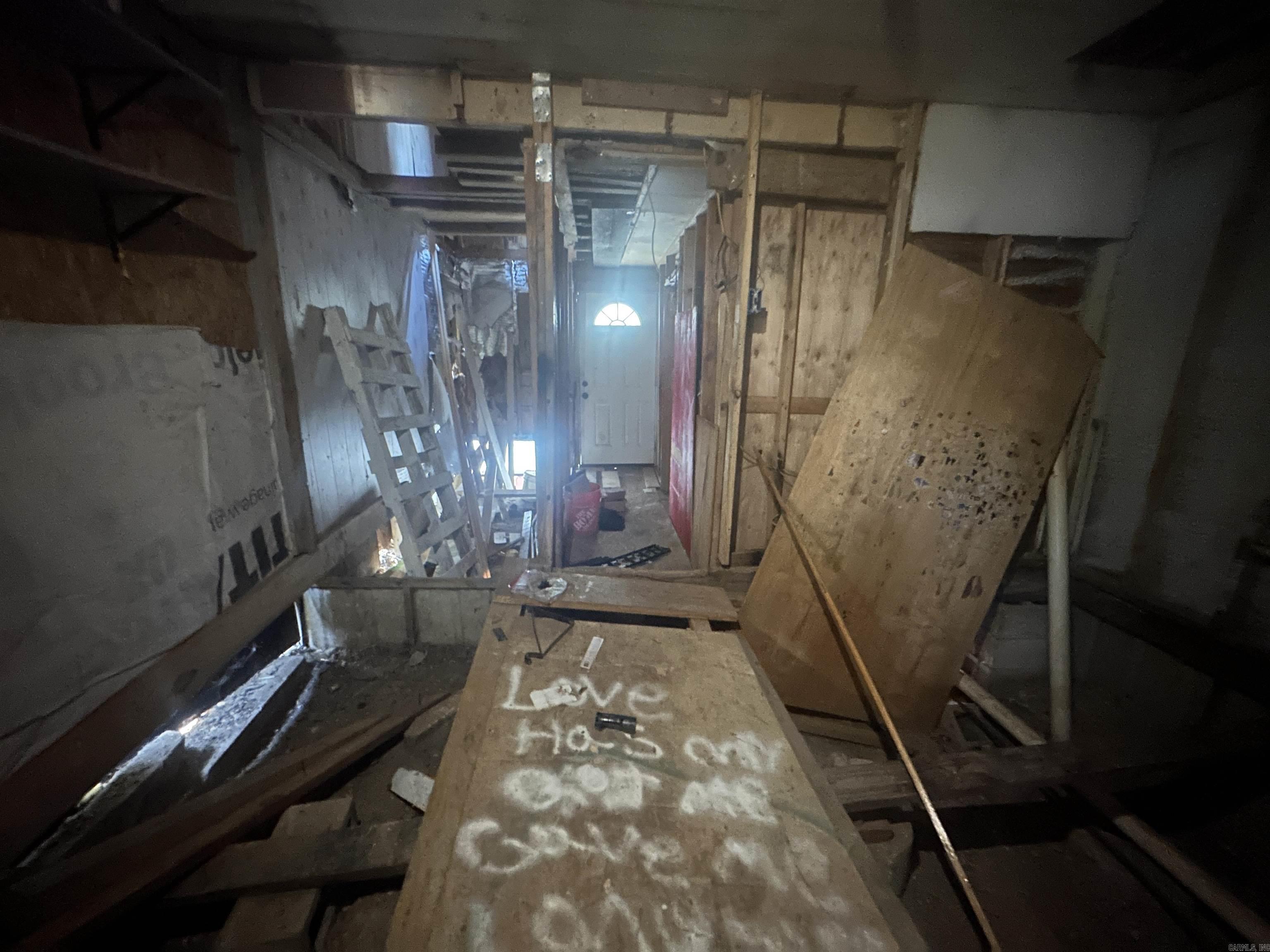 MAXFIELD EAST - Residential