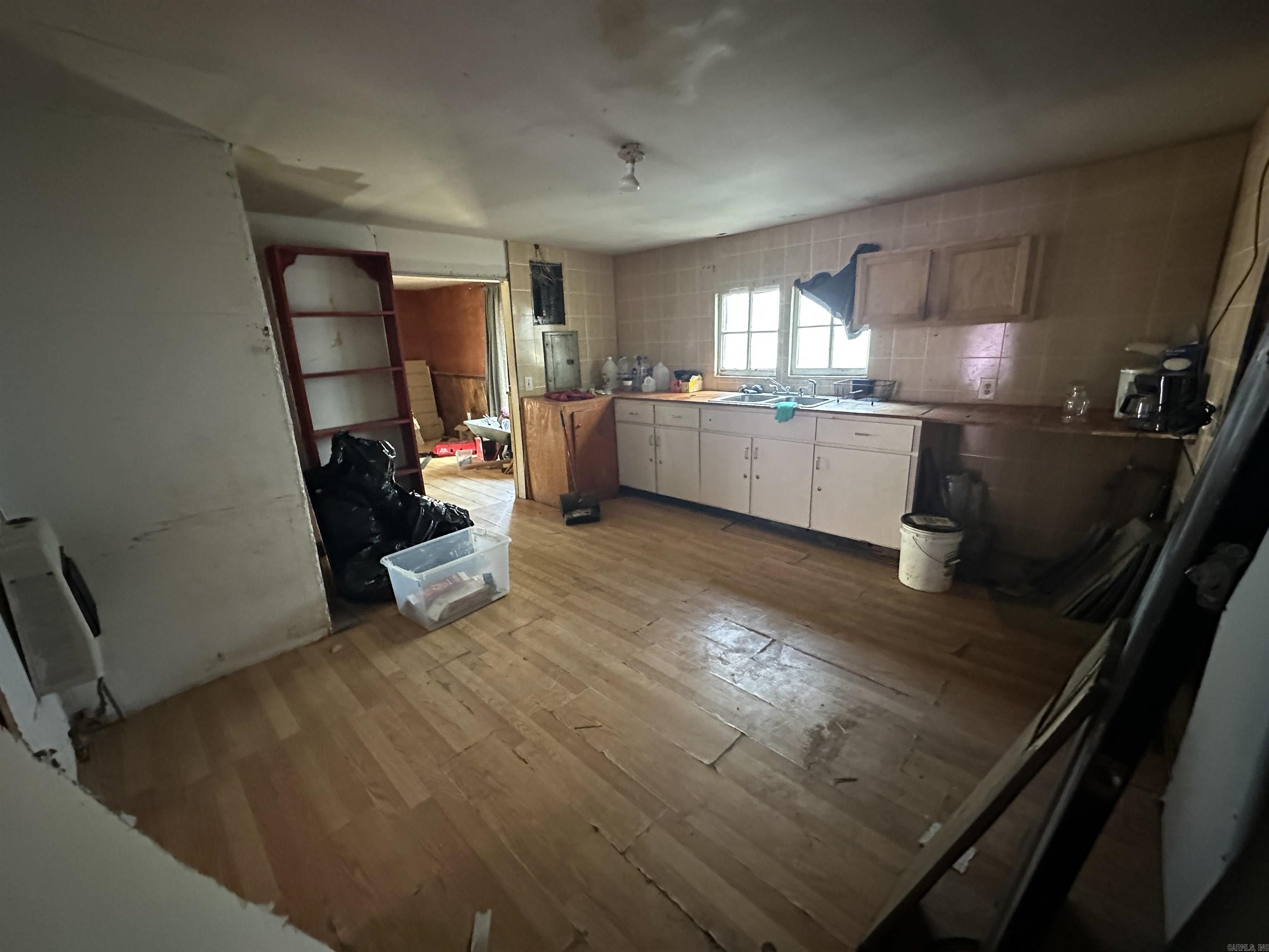 MAXFIELD EAST - Residential