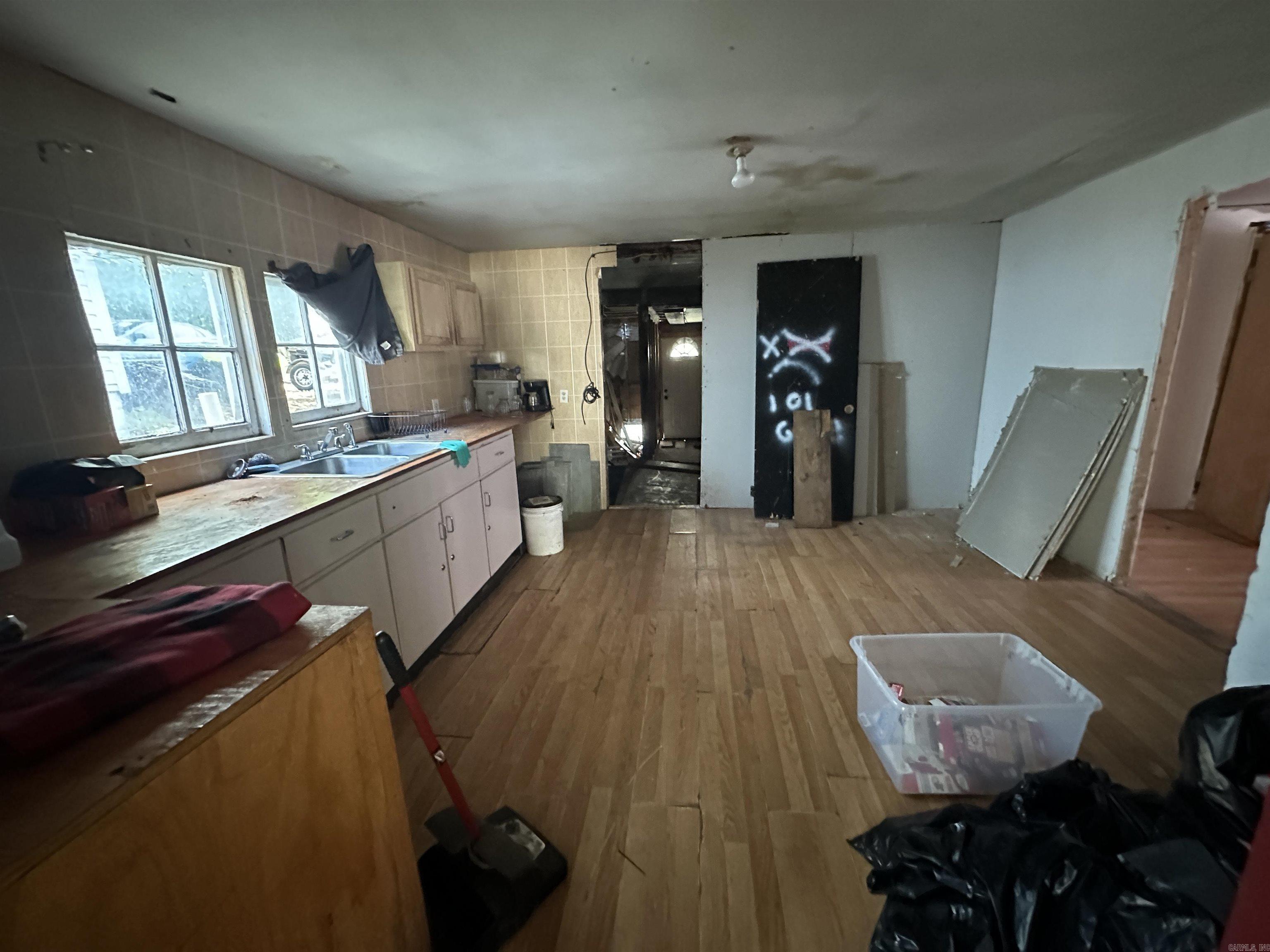 MAXFIELD EAST - Residential