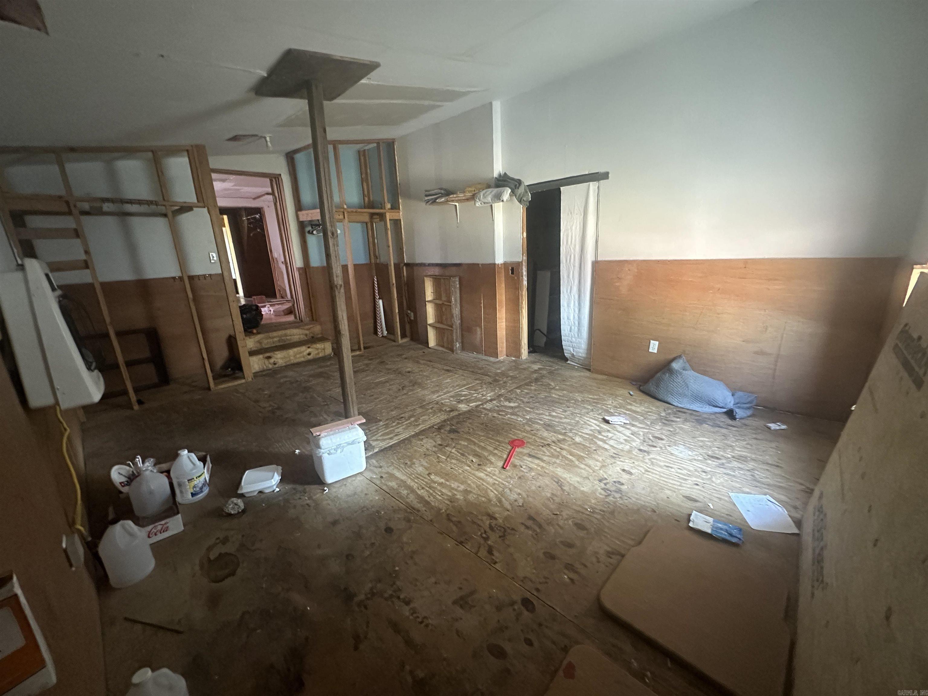 MAXFIELD EAST - Residential