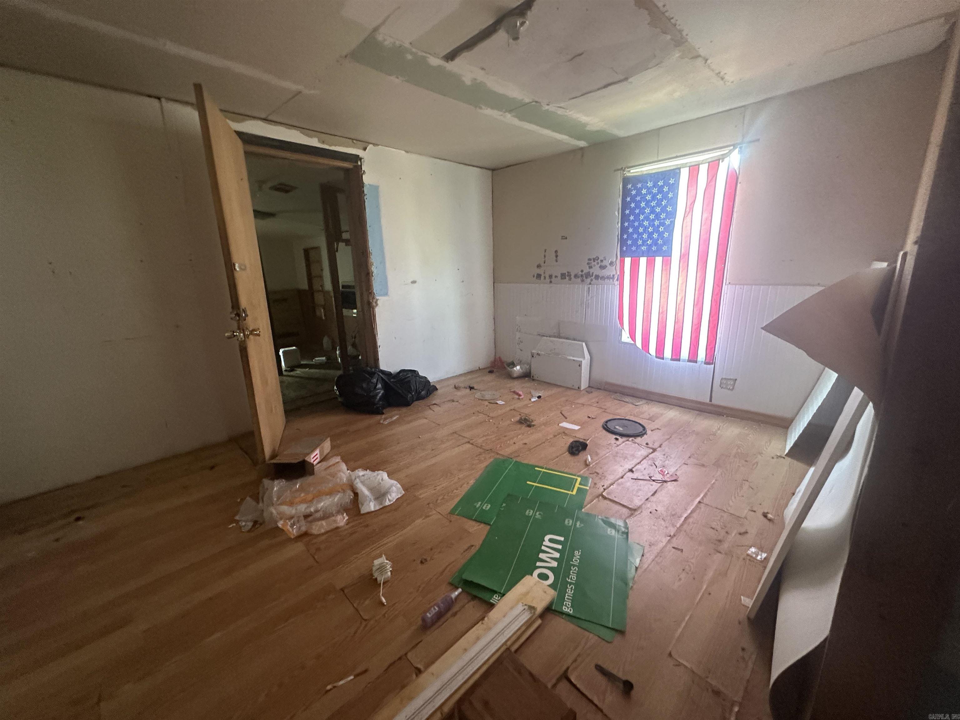 MAXFIELD EAST - Residential