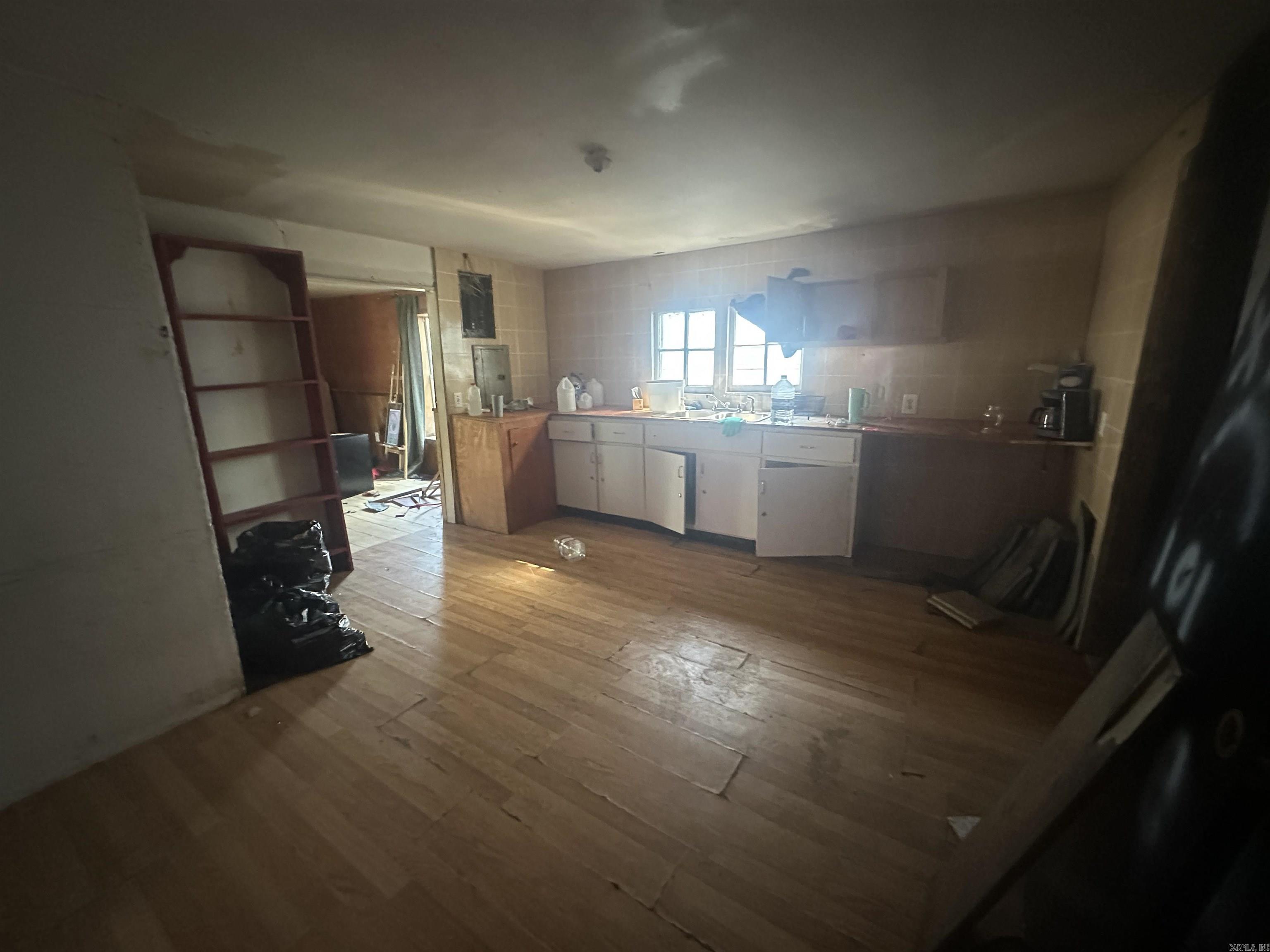 MAXFIELD EAST - Residential