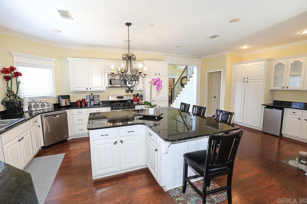 LONGHILLS VILLAGE - Residential