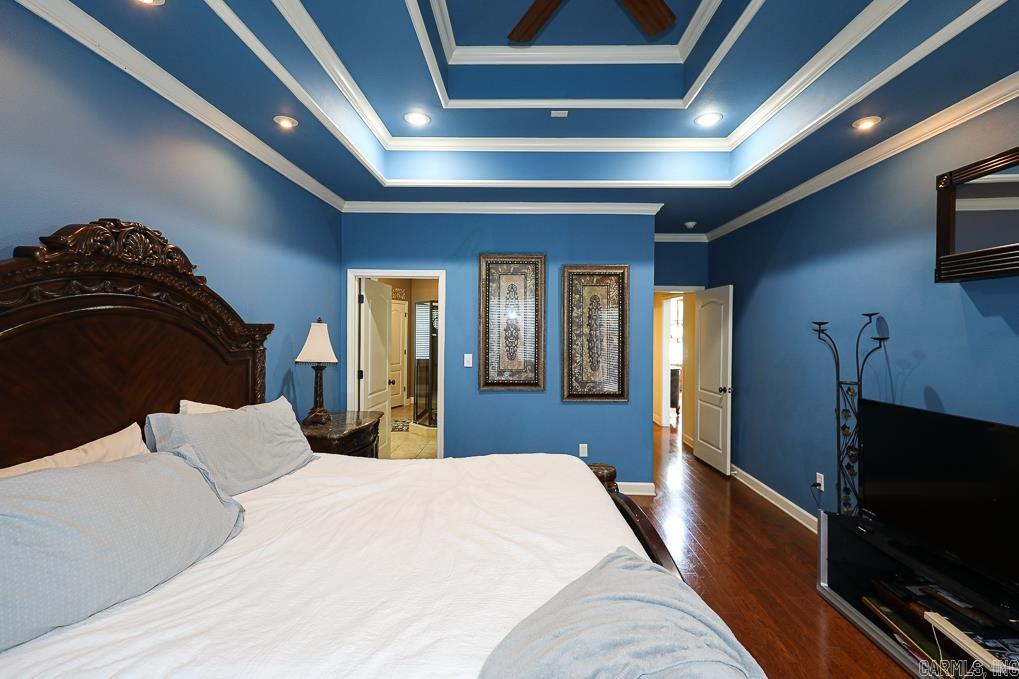 LONGHILLS VILLAGE - Residential