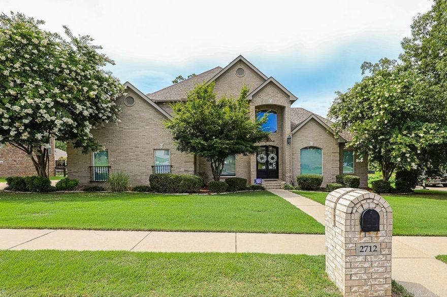 Beautiful Home...Fantastic Golf Course View... Located in The Heart of Benton... Amenities Include: Approximately 2937 Square Feet, 4 Bedrooms, 2 1/2 Bathrooms, Primary Bedroom apart, Nice Living Room, Large Kitchen with ample cabinets and granite counter tops, Pantry, Laundry Room, Hardwood Floors, Primary Bedroom located on the main floor, Large Patio overlooking the Golf Course, 2 Car Side Load Garage, Large manicured lot with extra landscaping, Benton Schools, and Much More... A Must See...