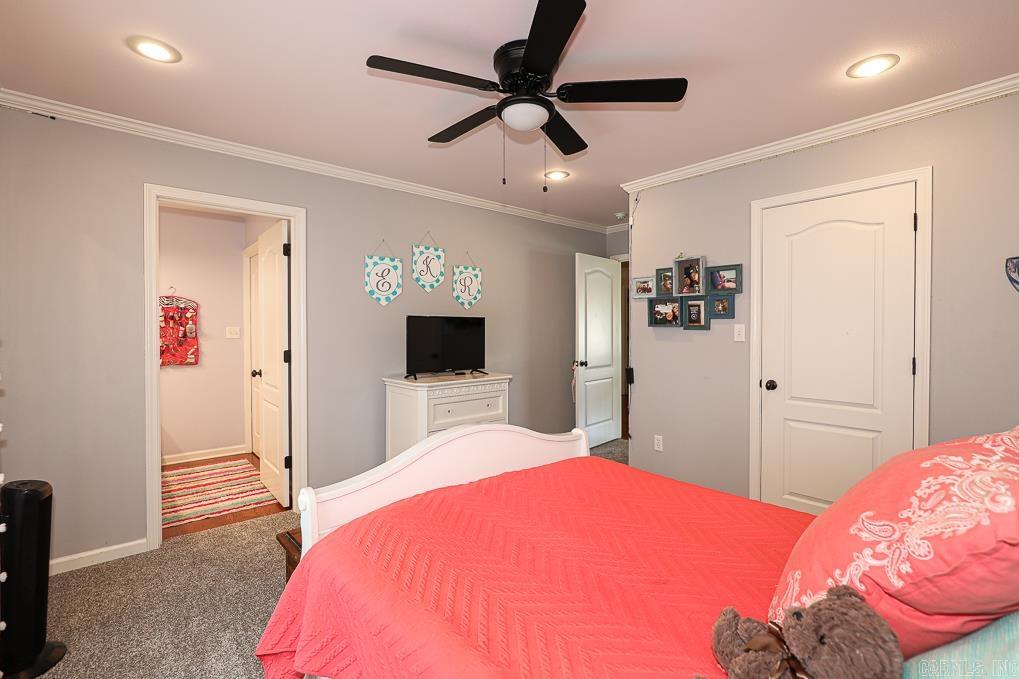 LONGHILLS VILLAGE - Residential