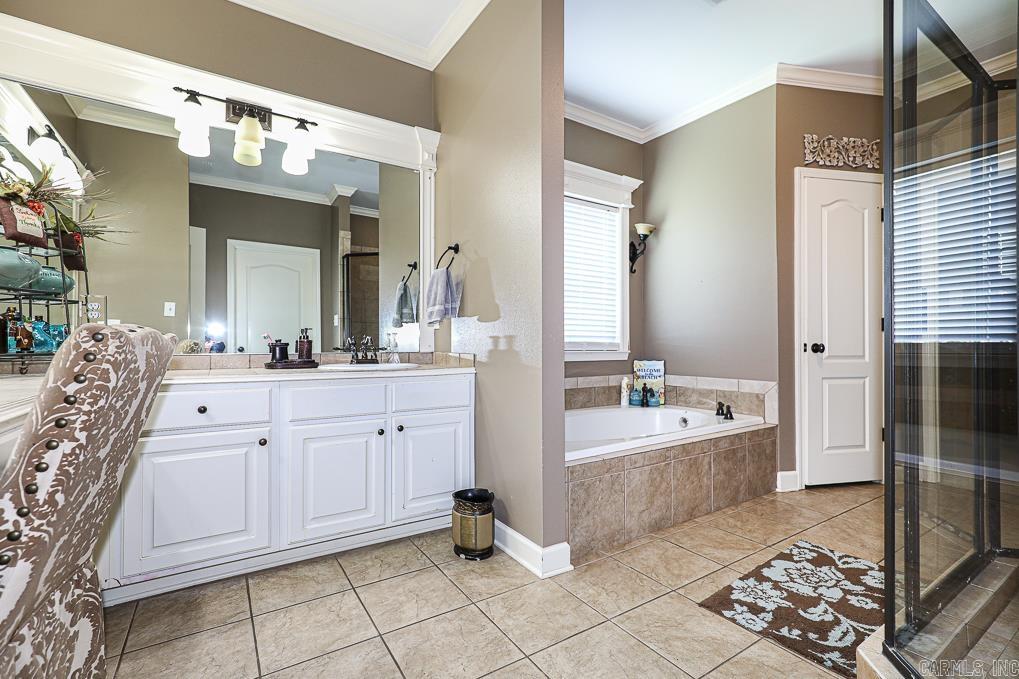 LONGHILLS VILLAGE - Residential