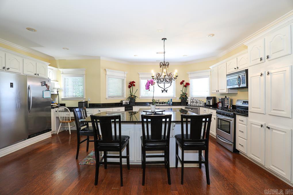 LONGHILLS VILLAGE - Residential