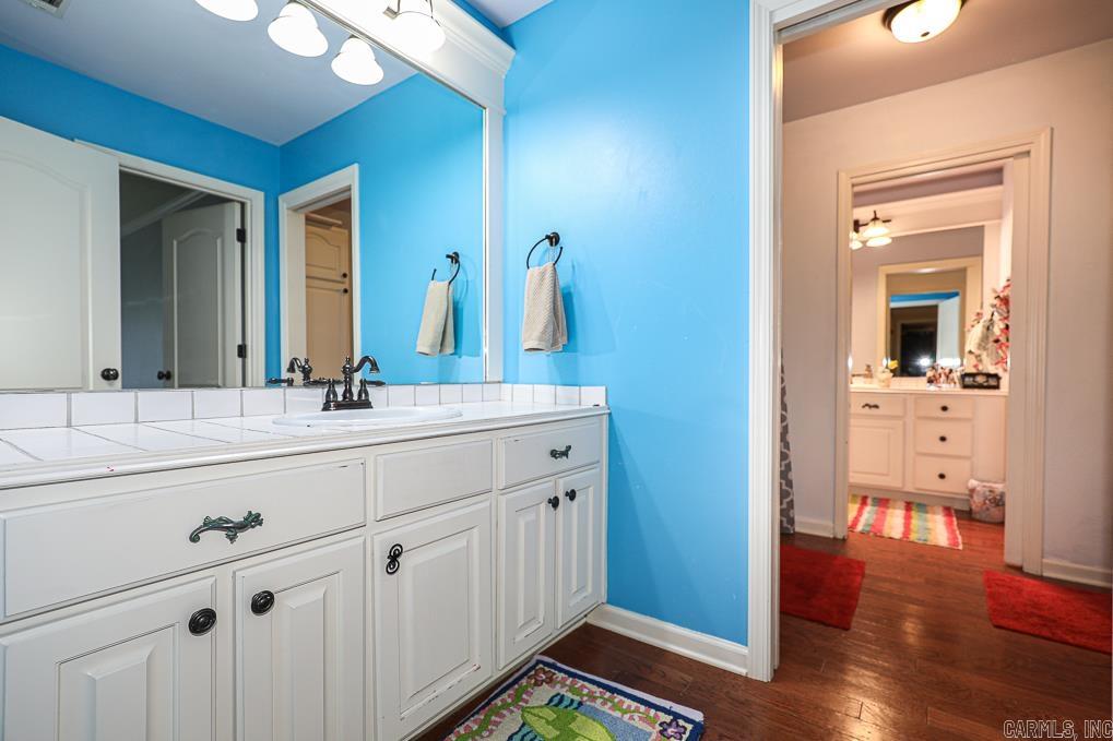 LONGHILLS VILLAGE - Residential