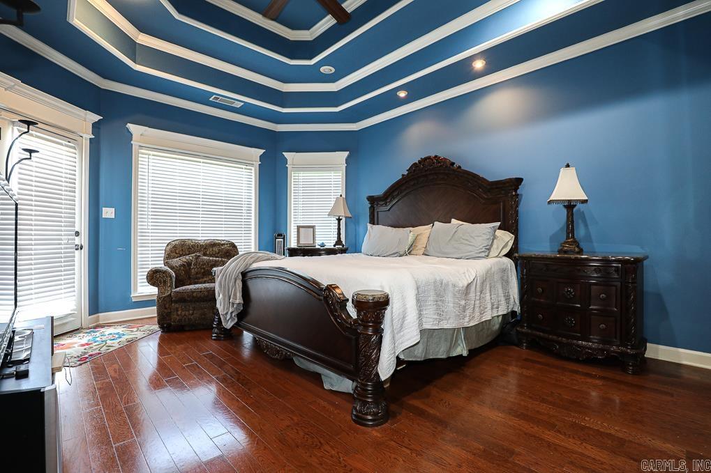 LONGHILLS VILLAGE - Residential