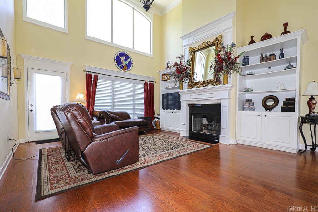 LONGHILLS VILLAGE - Residential