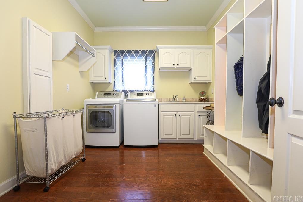 LONGHILLS VILLAGE - Residential