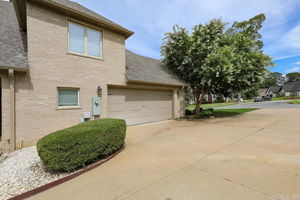 LONGHILLS VILLAGE - Residential