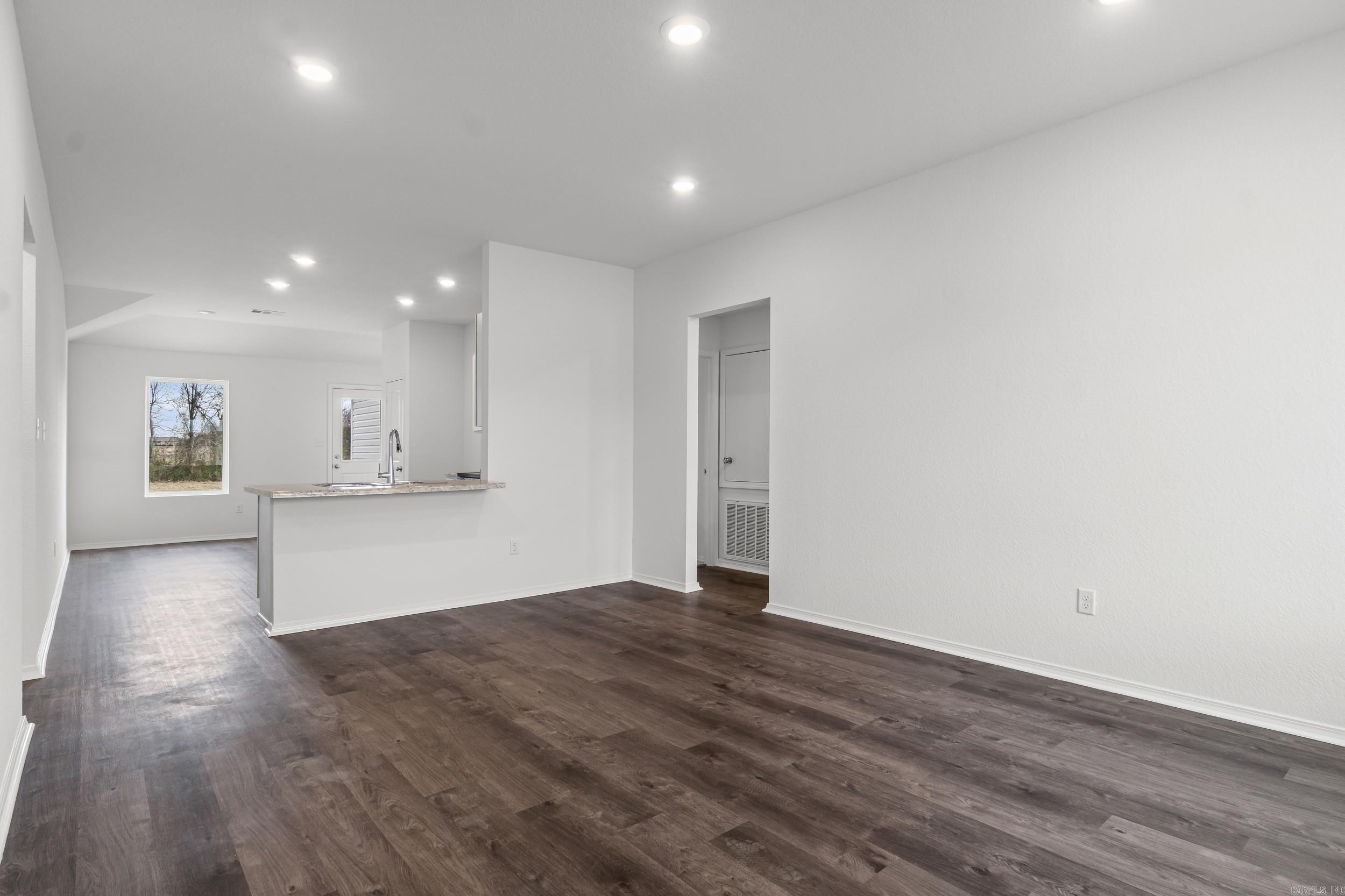 HILL FARM - Residential