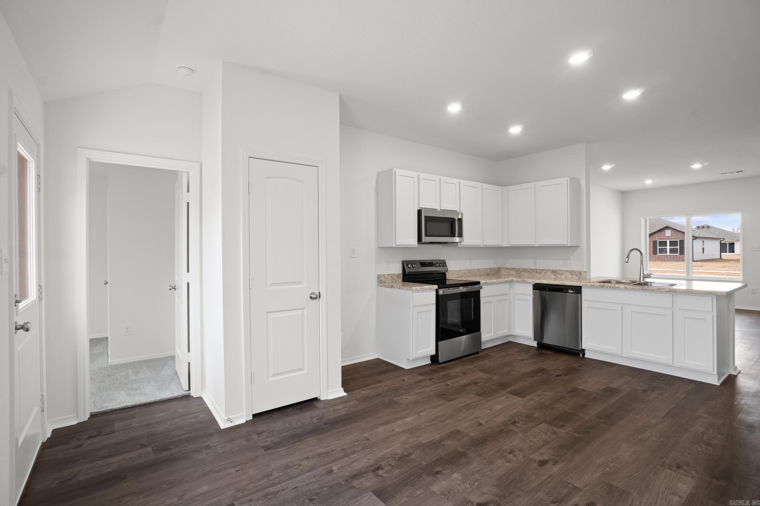 HILL FARM - Residential