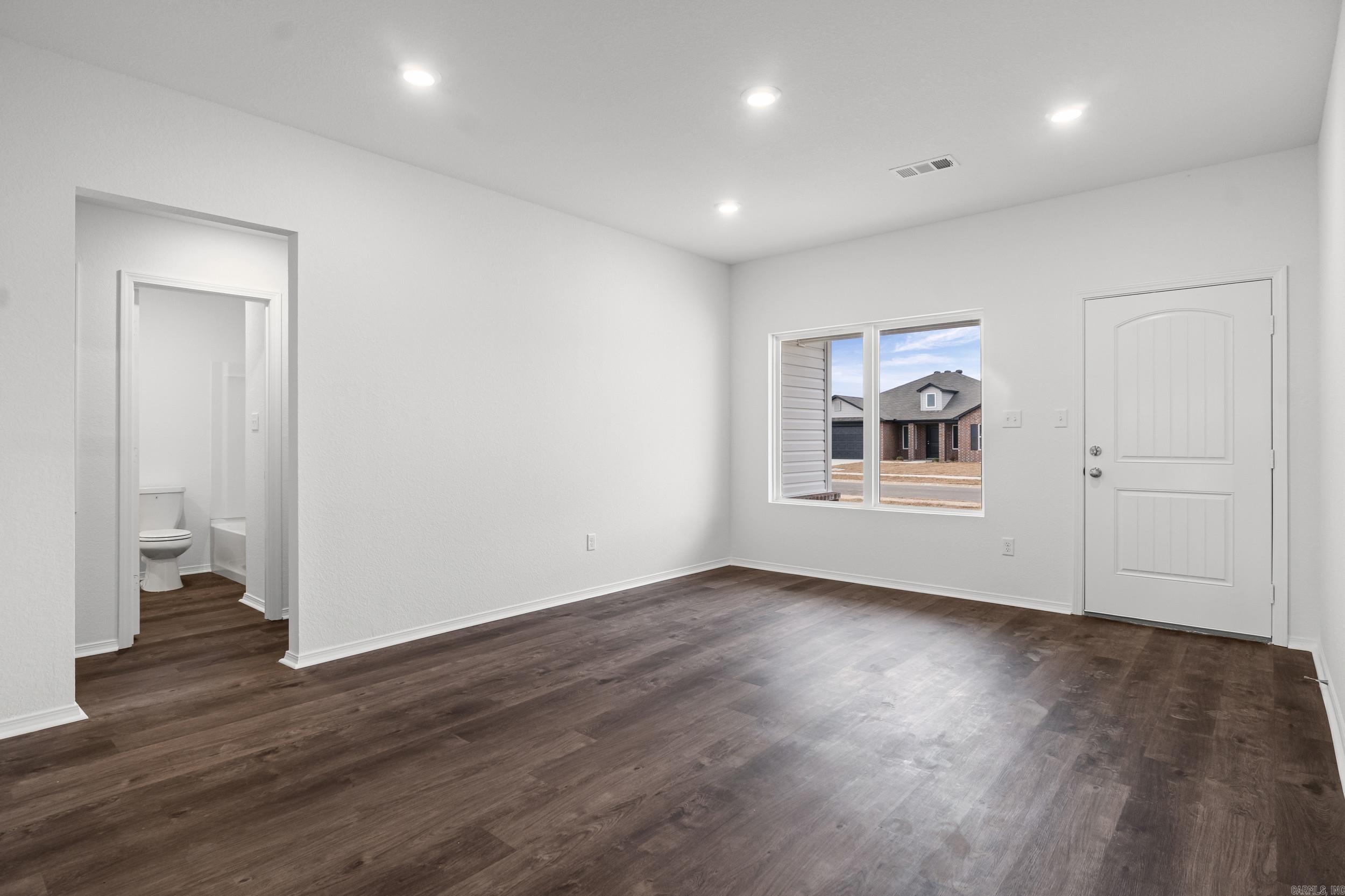 HILL FARM - Residential