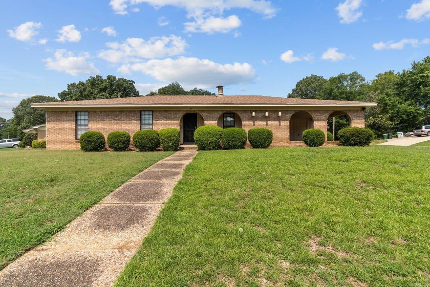 This move in ready home is perfect for any family dynamic.  It has an open floor plan, jaw dropping updates, and easy access to shopping and eateries.  It rests on a large corner lot. Roof and HVAC - New 2015