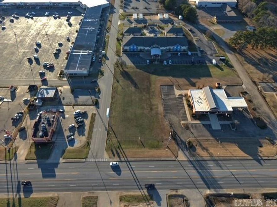 Prime location with 120' Hwy. 425 frontage on the corner of N. Park Drive and Hwy 425N.  Multiple entrance choices make a perfect location for any type of business.  High traffic area with high visibility.  Survey available on request.  Call today and let's get you started on the perfect location for your business.