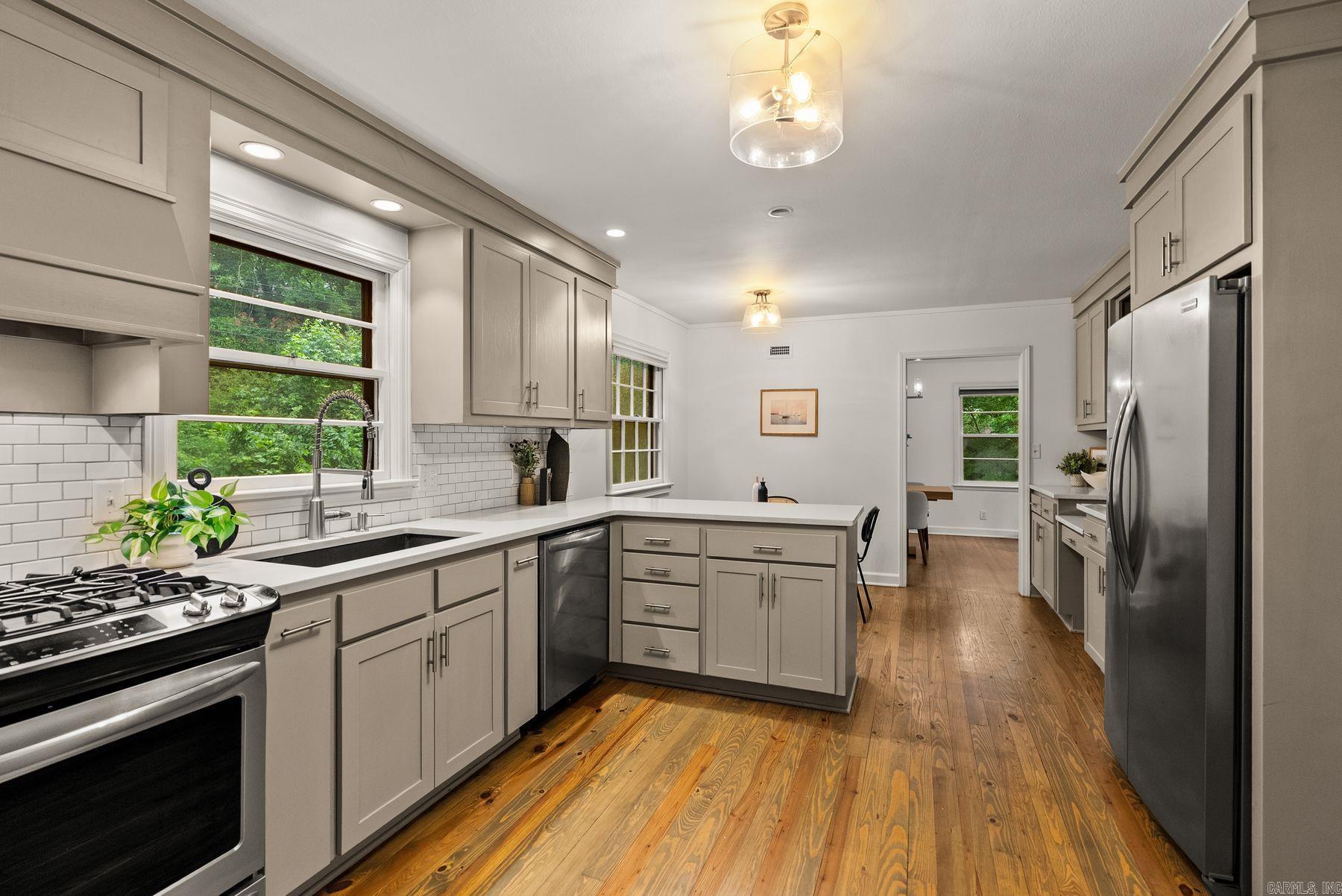 QUEEN MANOR ADDN - Residential