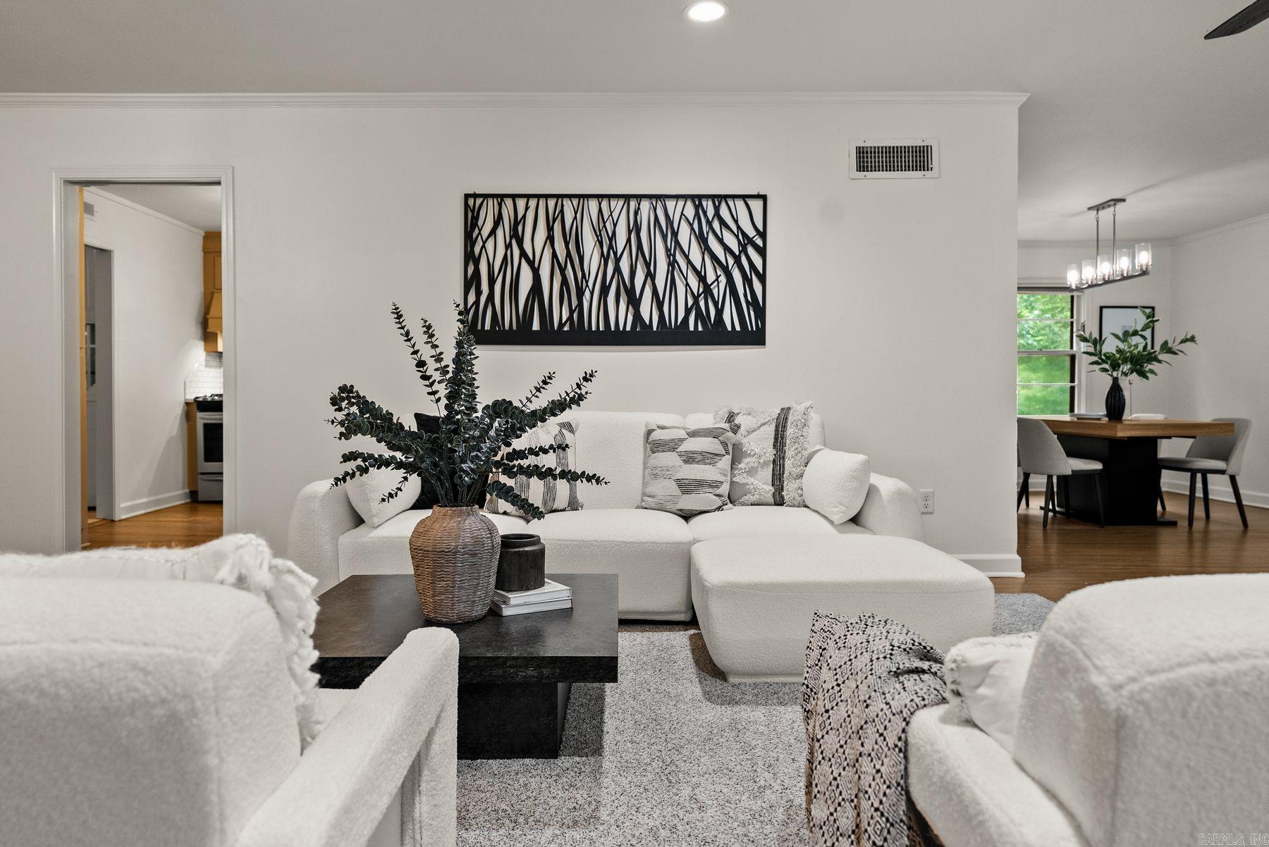 QUEEN MANOR ADDN - Residential