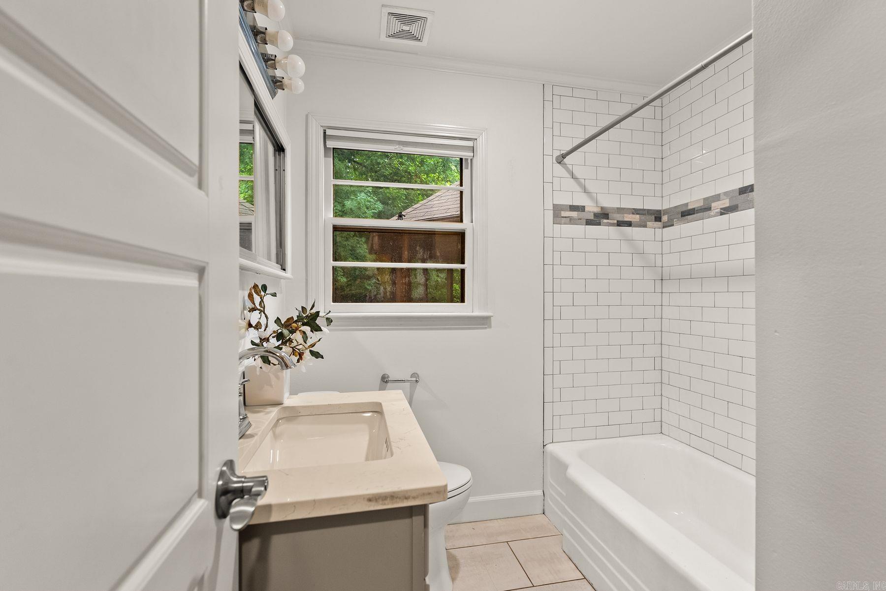 QUEEN MANOR ADDN - Residential