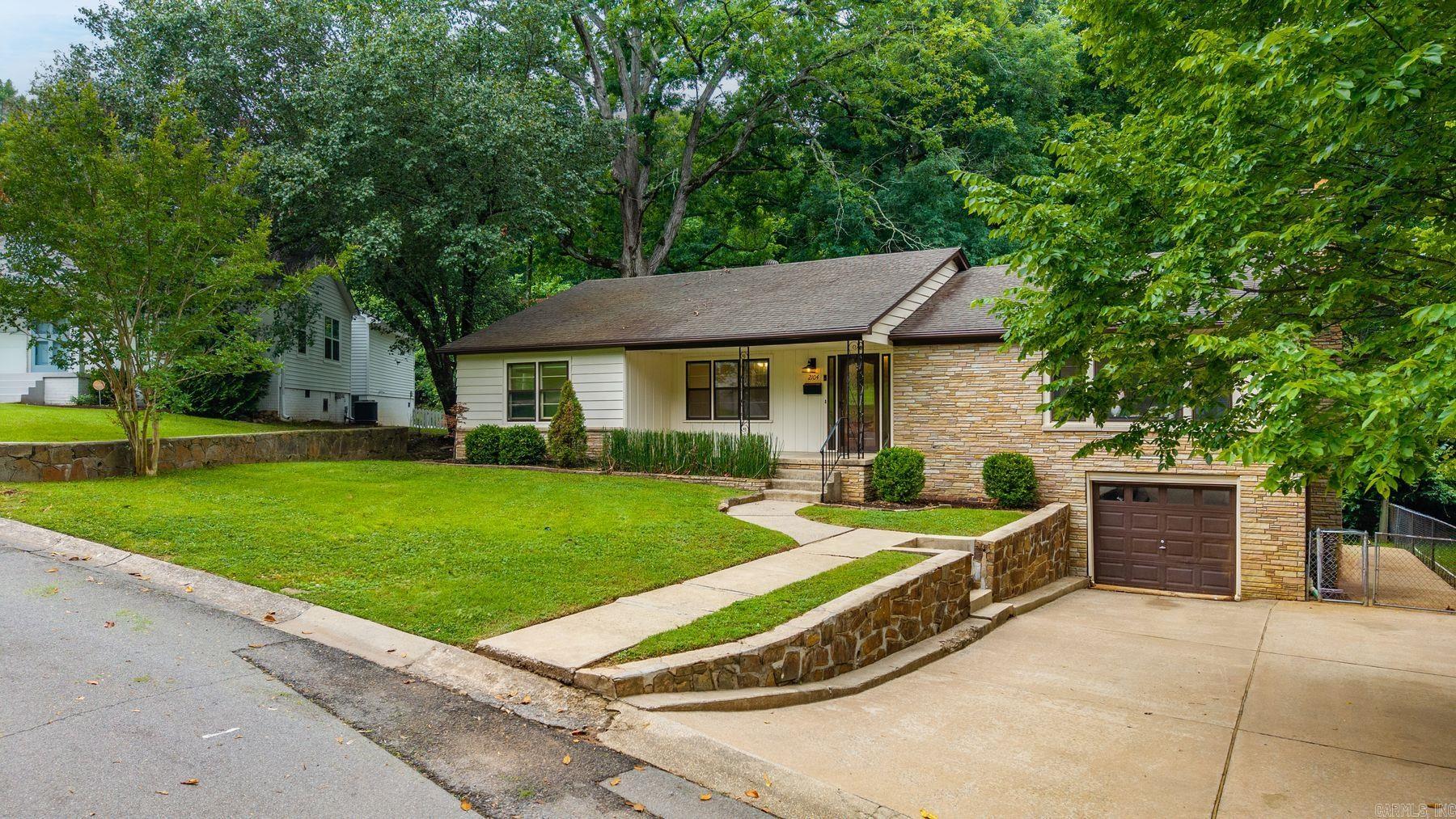 QUEEN MANOR ADDN - Residential