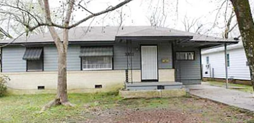 4 bedroom, 2 bath home for sale!  Currently rented for $925/month on a month to month lease. Do not disturb tenant.