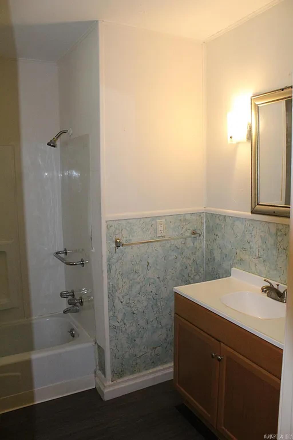 BARROW JOHN - Residential