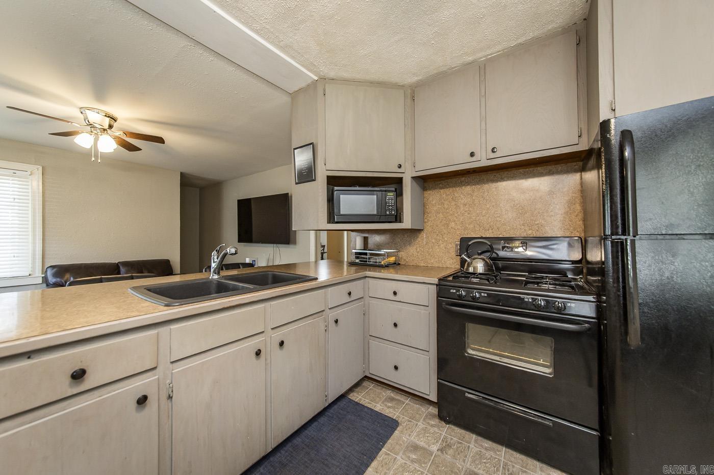 PLEASANT VIEW - Residential