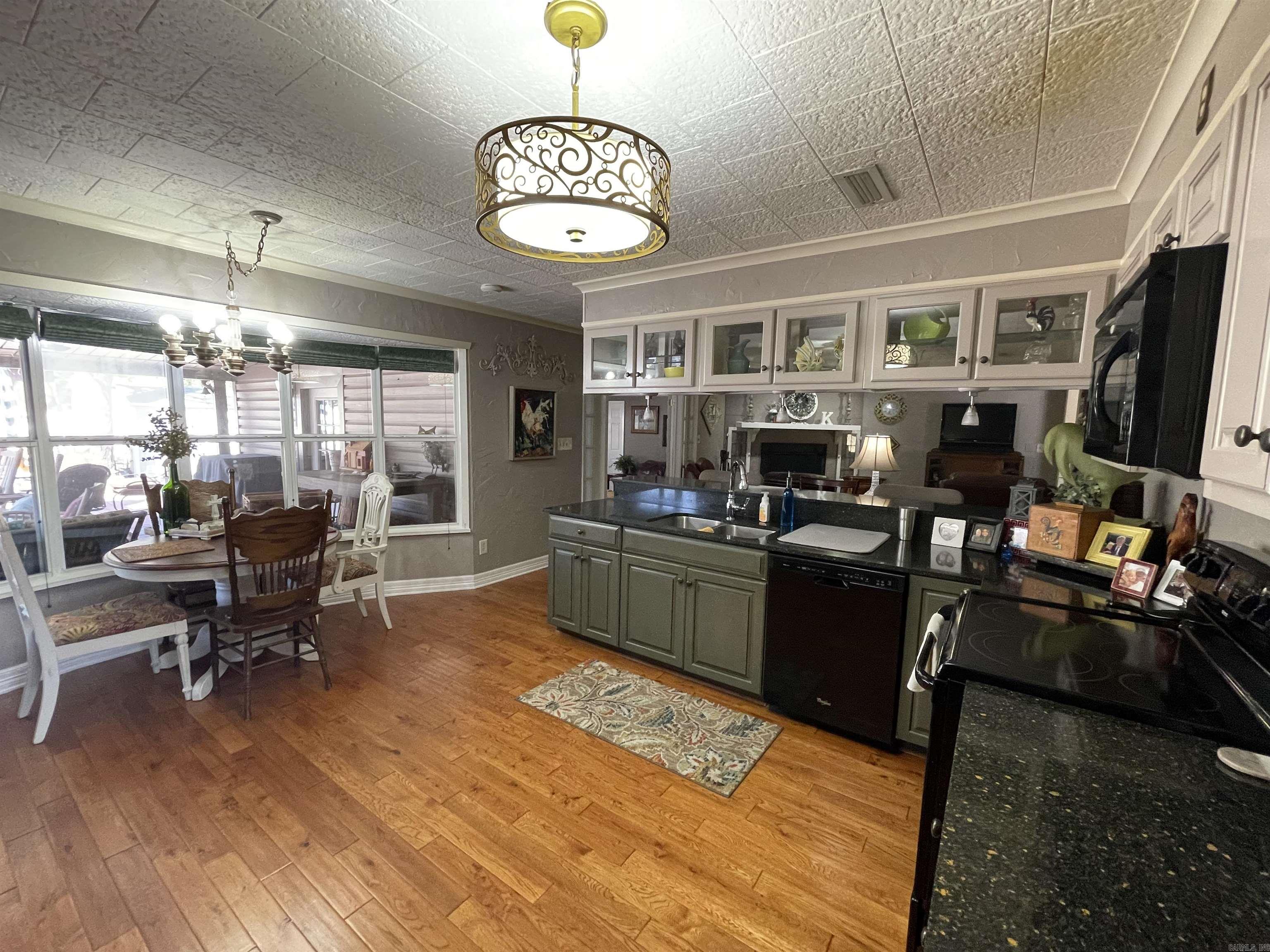 THOMPSON HEIGHTS 4TH - Residential