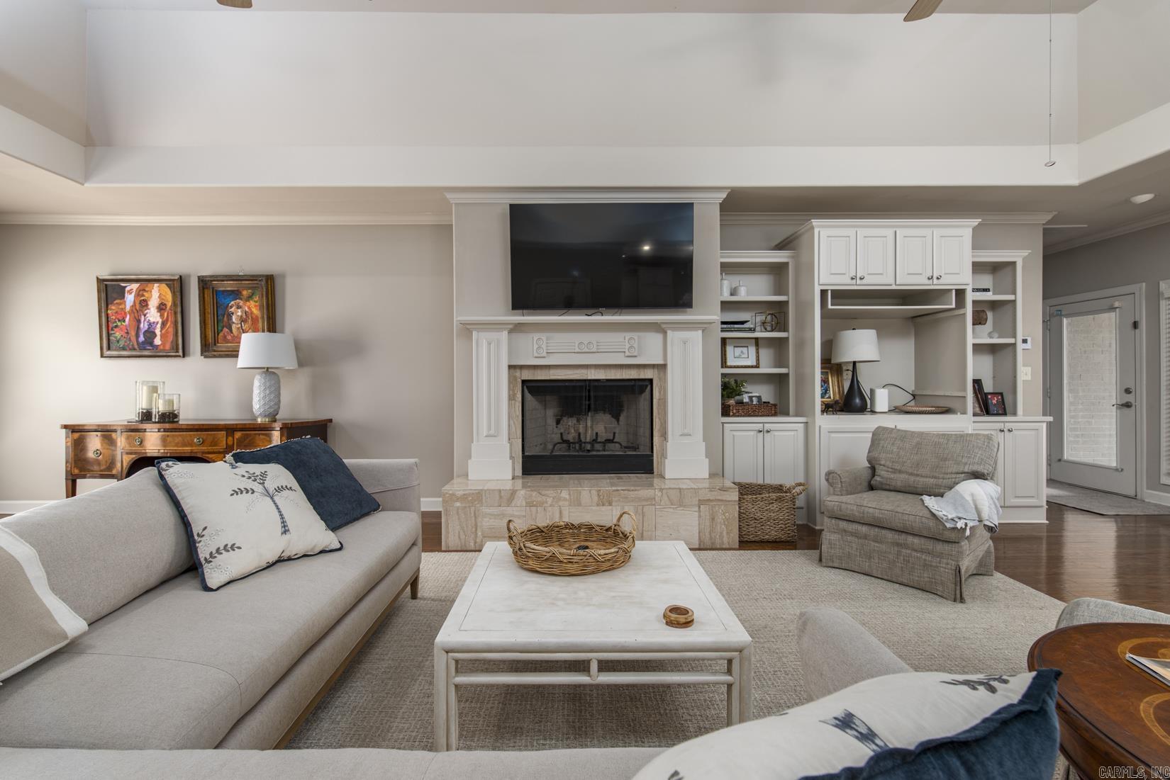 HICKORY POINTE ADDN - Residential