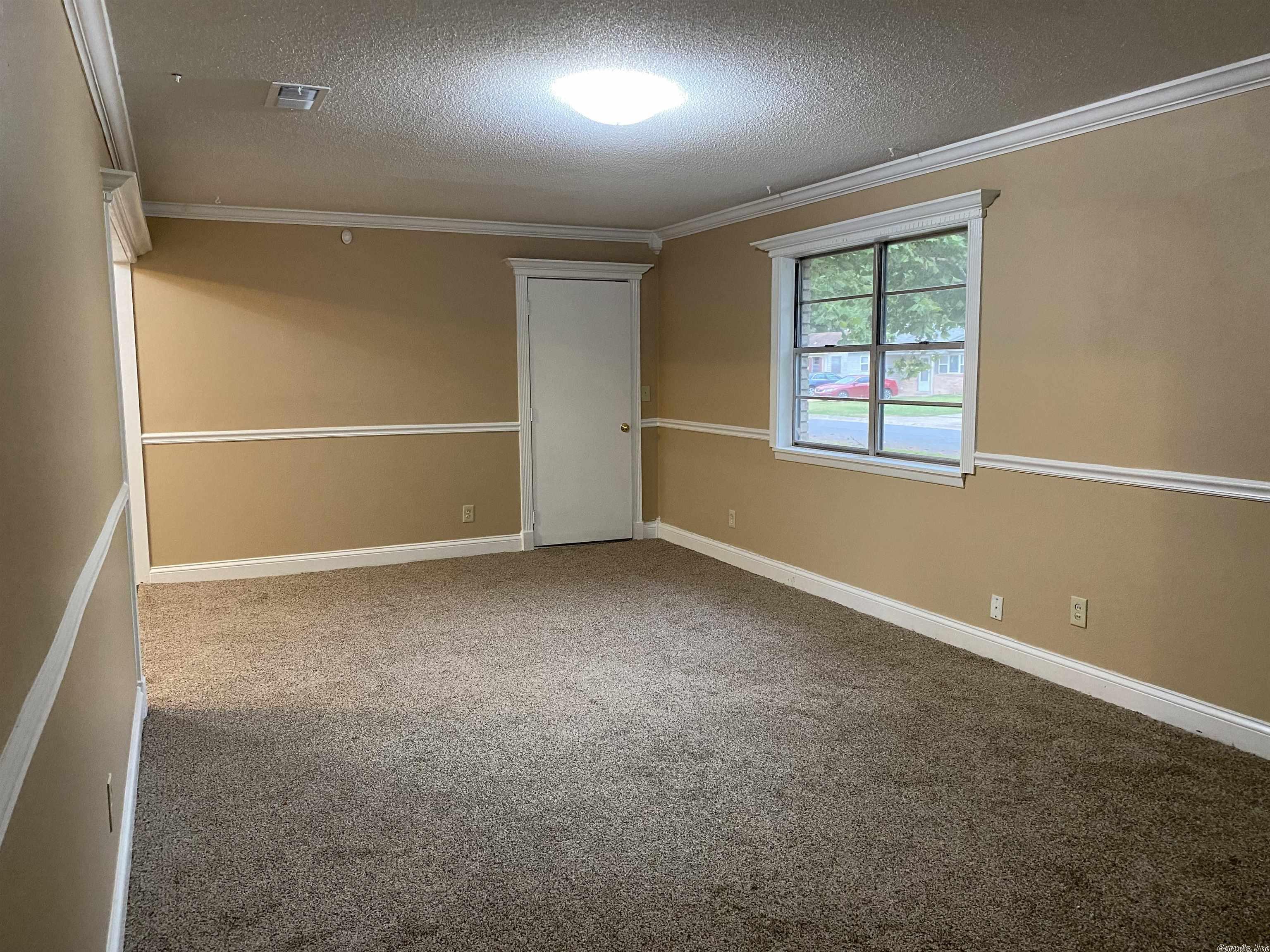 DELTA LAWN - Residential