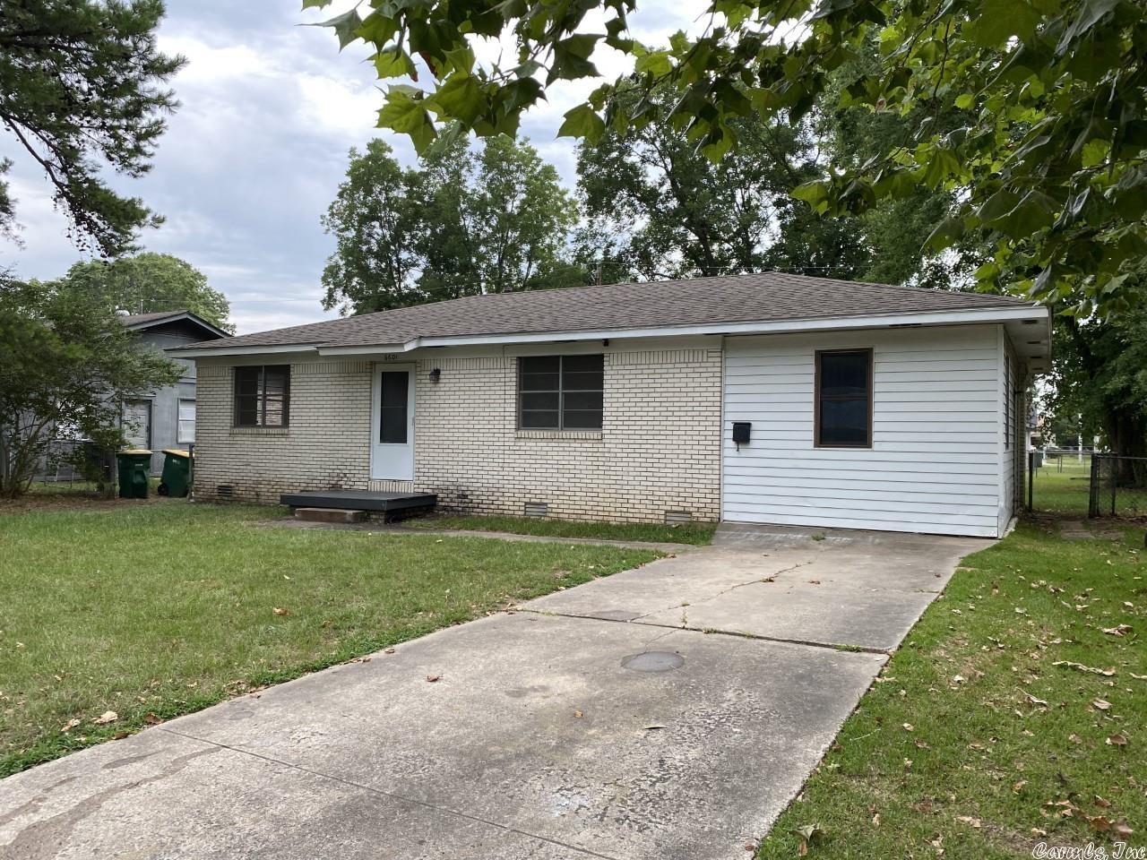 DELTA LAWN - Residential