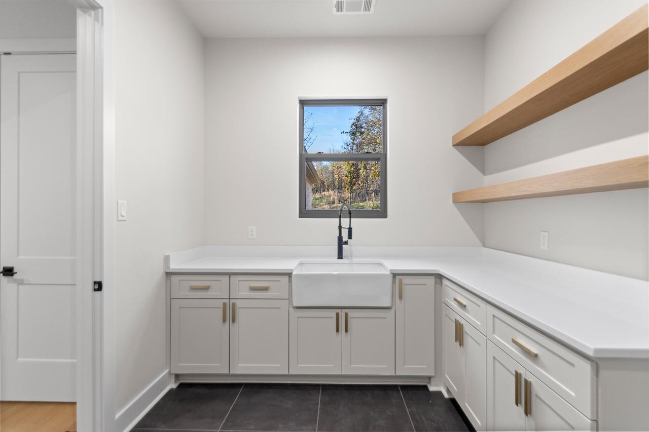 MILLERS GLENN - Residential