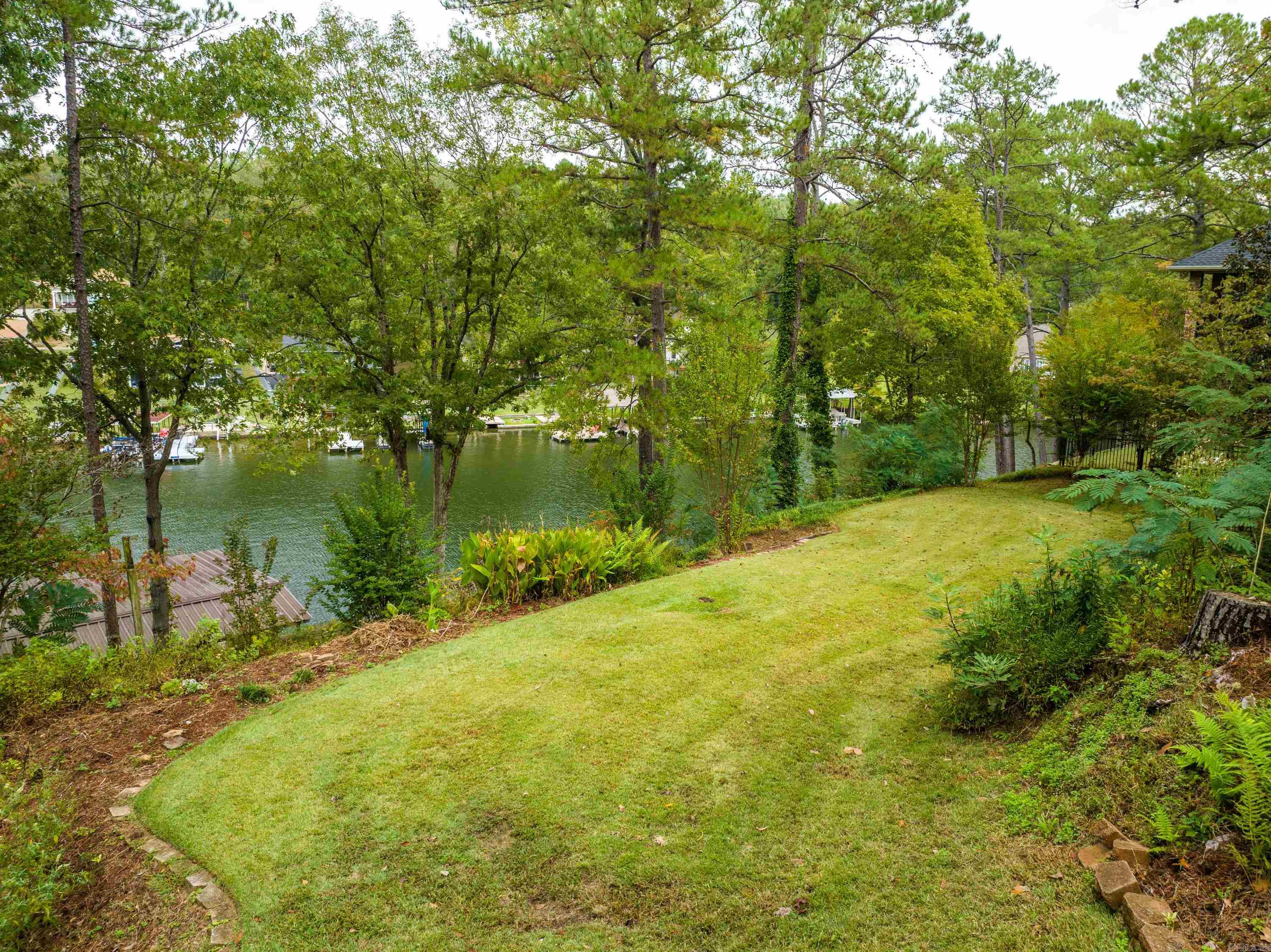 ARROWHEAD LAKE ESTATES - Residential