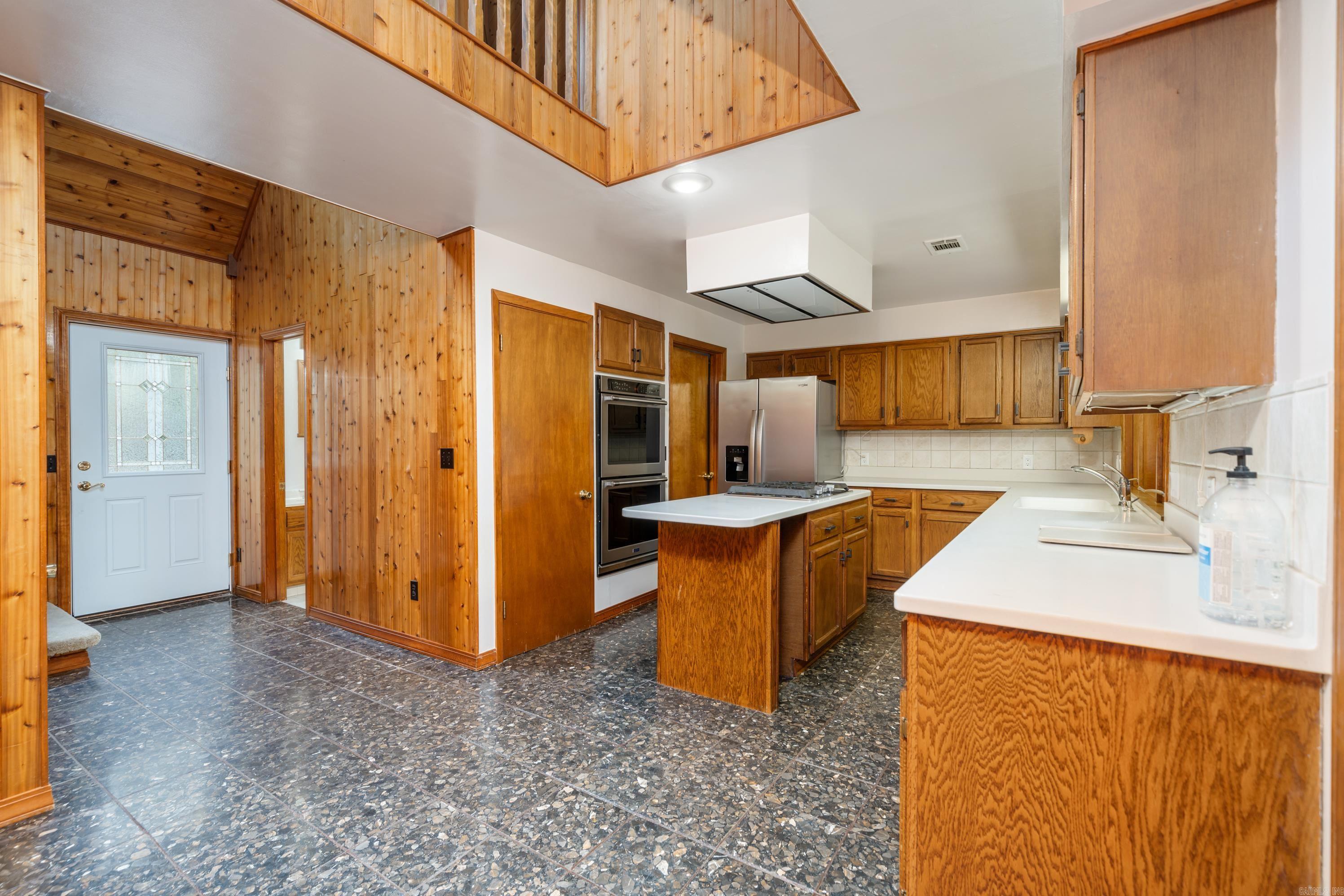 ARROWHEAD LAKE ESTATES - Residential