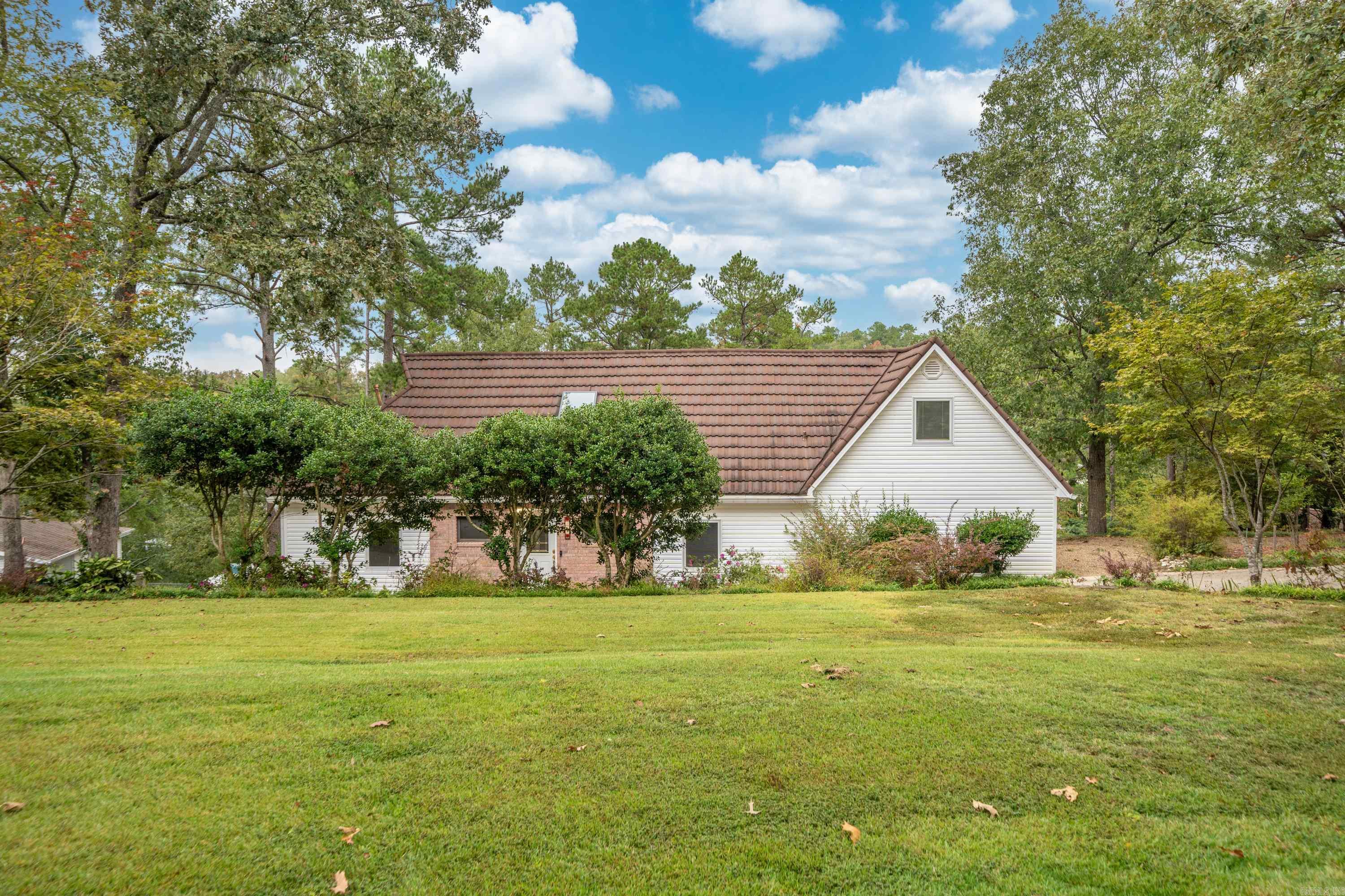 ARROWHEAD LAKE ESTATES - Residential