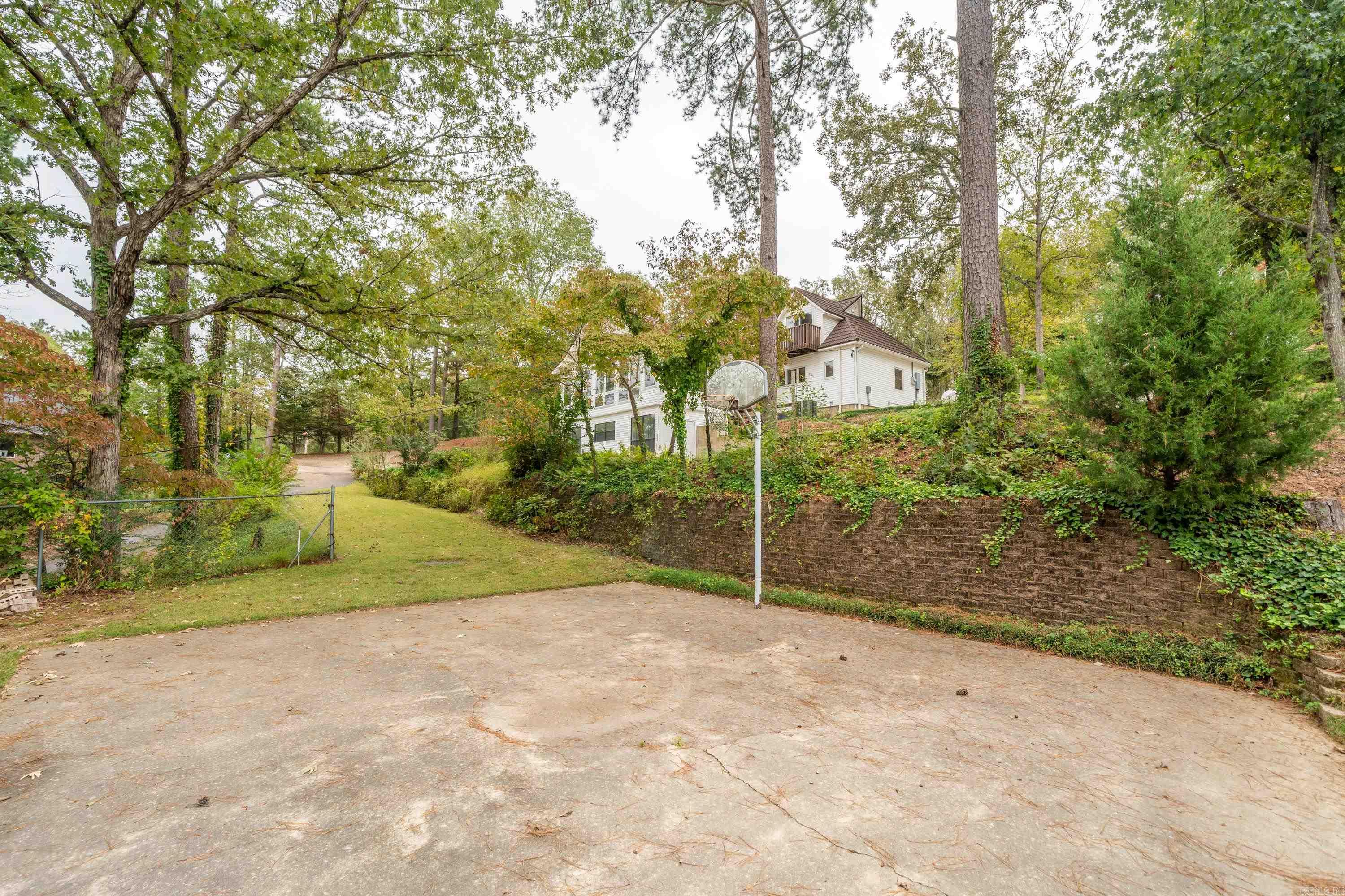 ARROWHEAD LAKE ESTATES - Residential