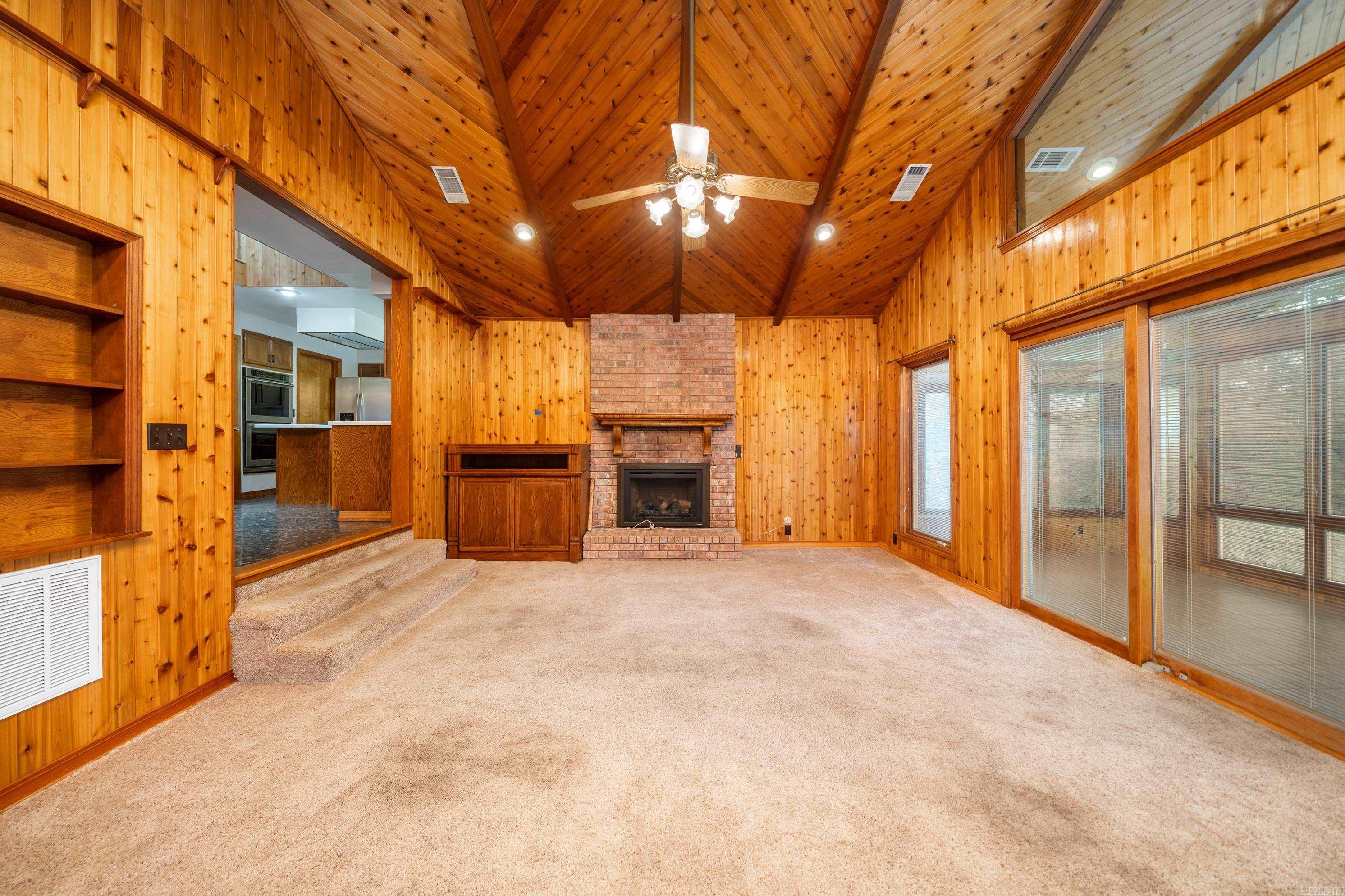 ARROWHEAD LAKE ESTATES - Residential