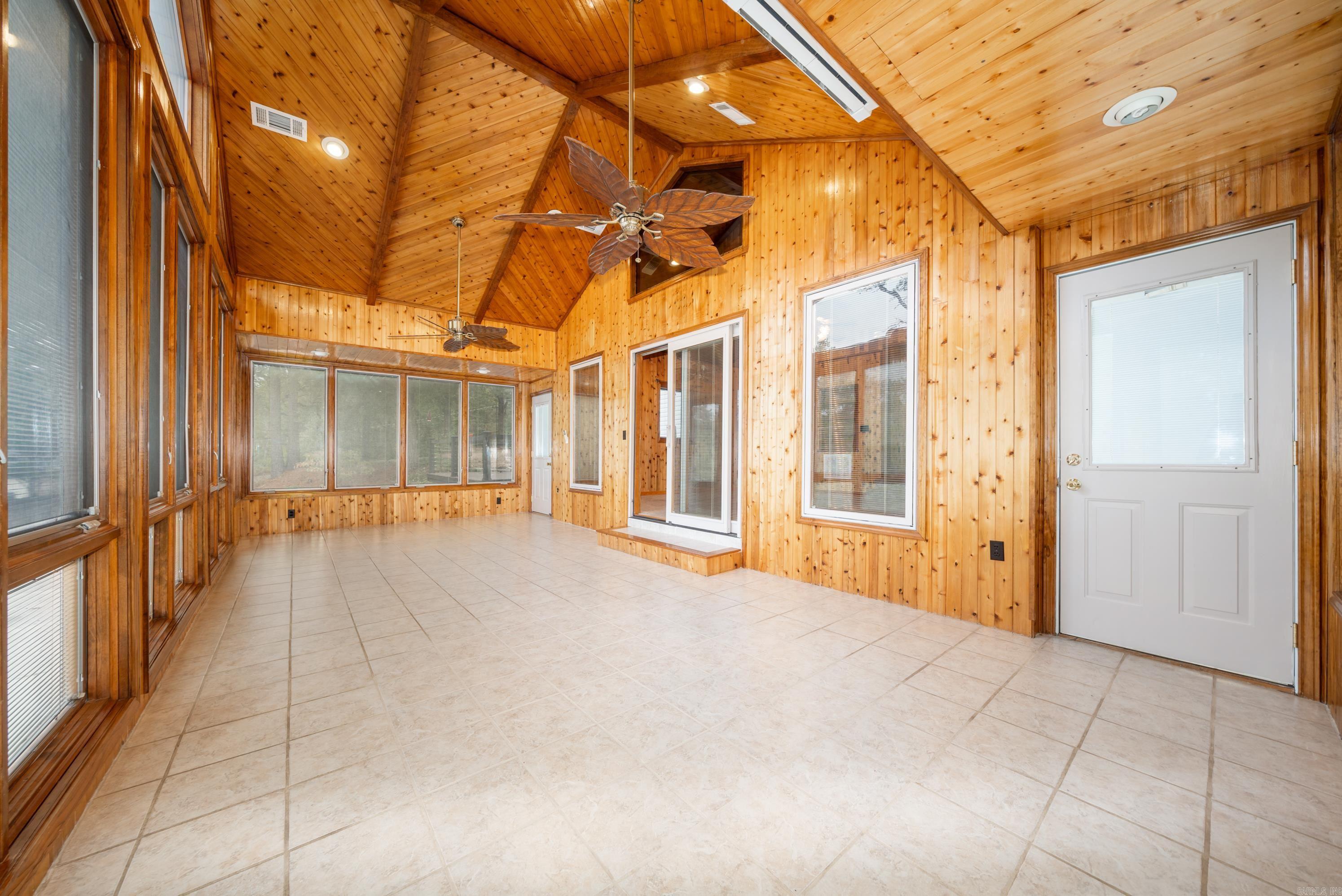 ARROWHEAD LAKE ESTATES - Residential